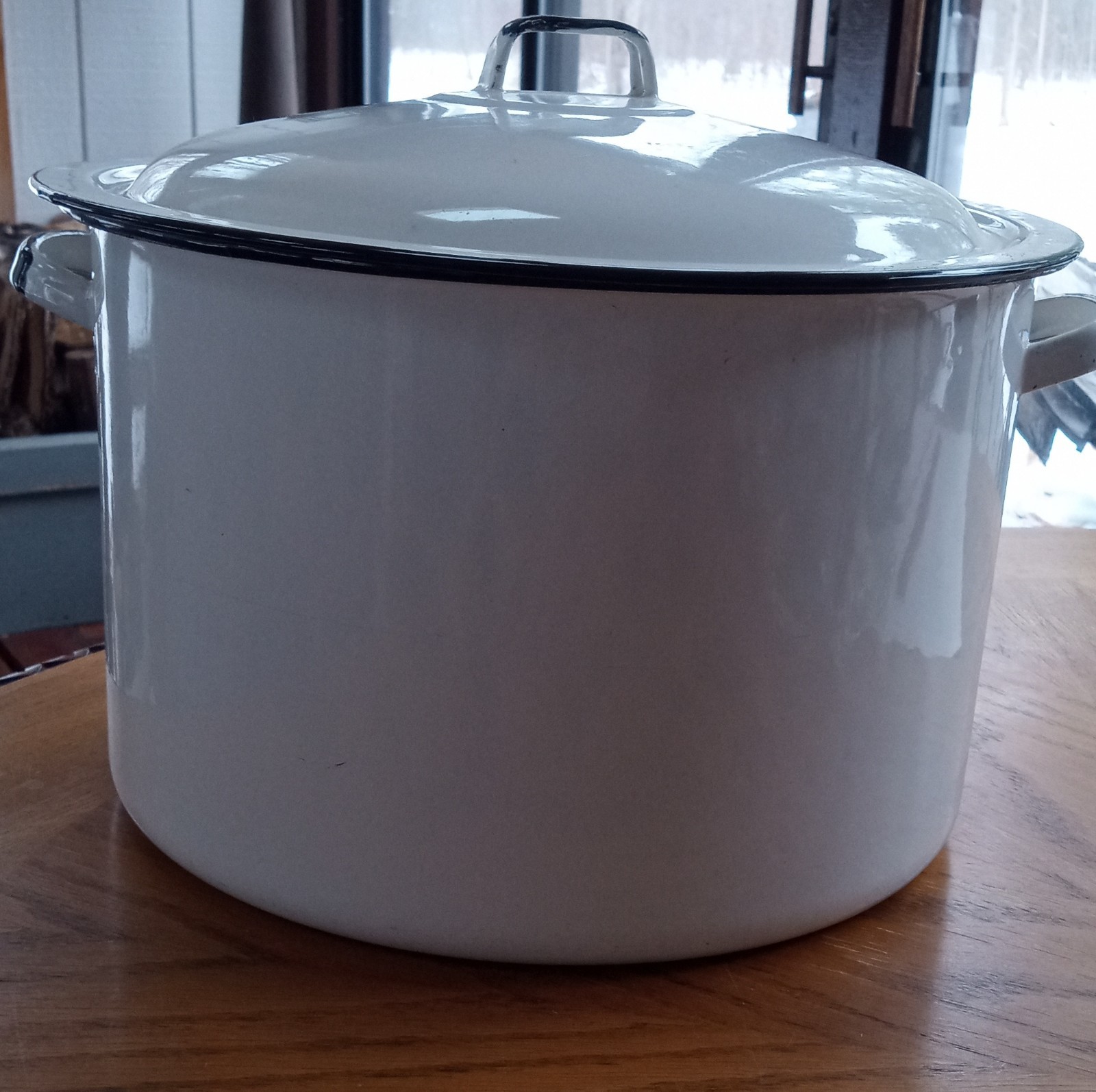 White Enamel Stockpot with Lid, 12″ Diameter, 8″ Height, Double Handle
