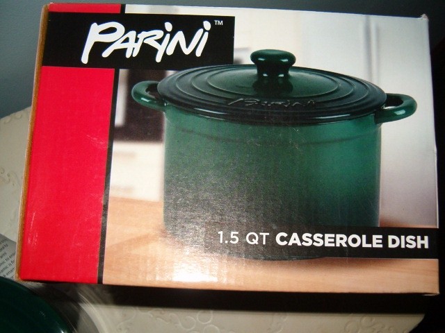 Parini 1.5 qt. Stoneware Casserole Dish w Lid Oven Bake-ware Green With Box