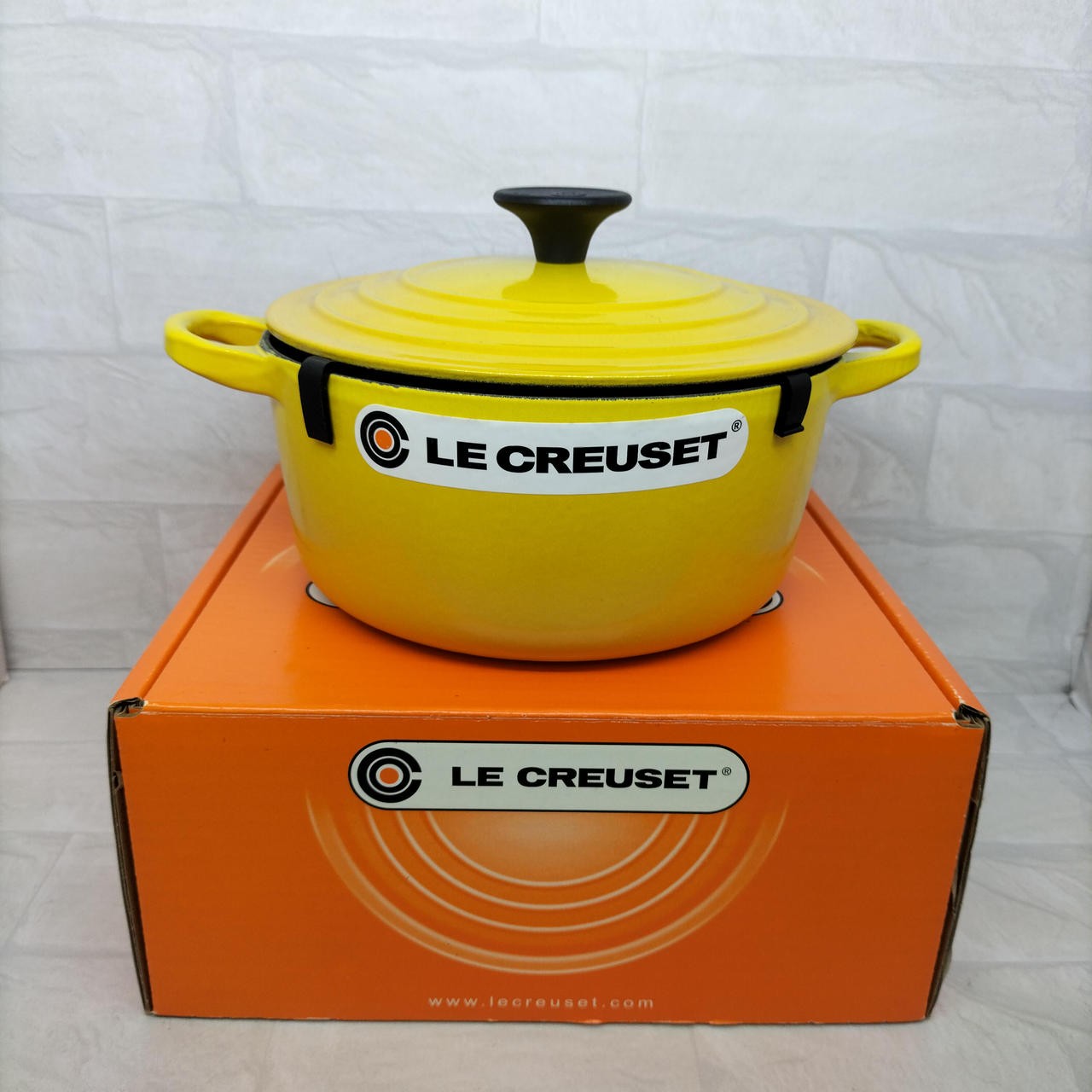 Le Creuset Cocotte Ronde Tradition 18cm 7 inch 2qt Dijon Yellow Cast Iron