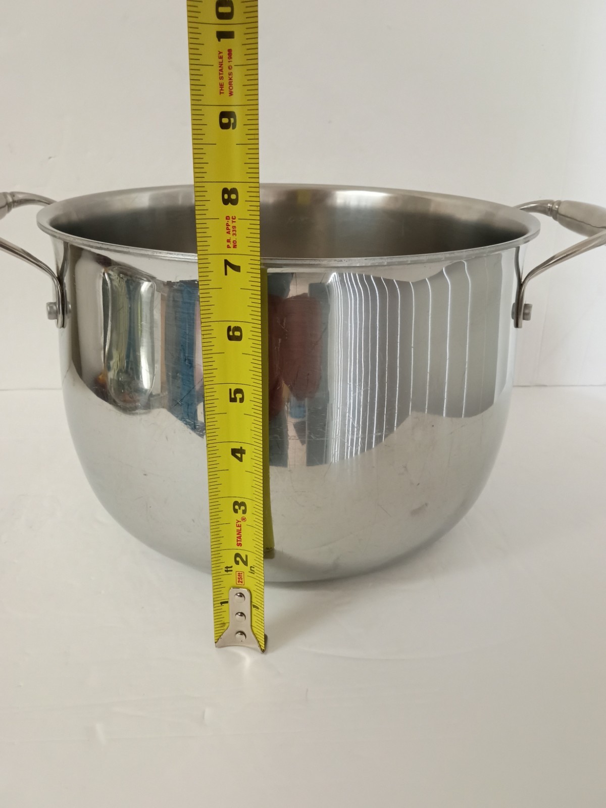 Princess House Heritage Tri-Ply Stainless Steel 8 qt Bell Shape Stockpot W/Lid.
