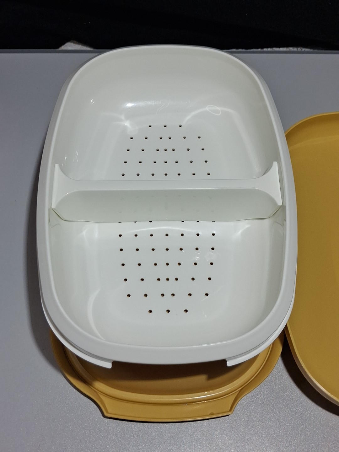 VTG Tupperware 1273-3 Vegetable-Rice Steamer 4 Piece Set Harvest Gold W/divider.