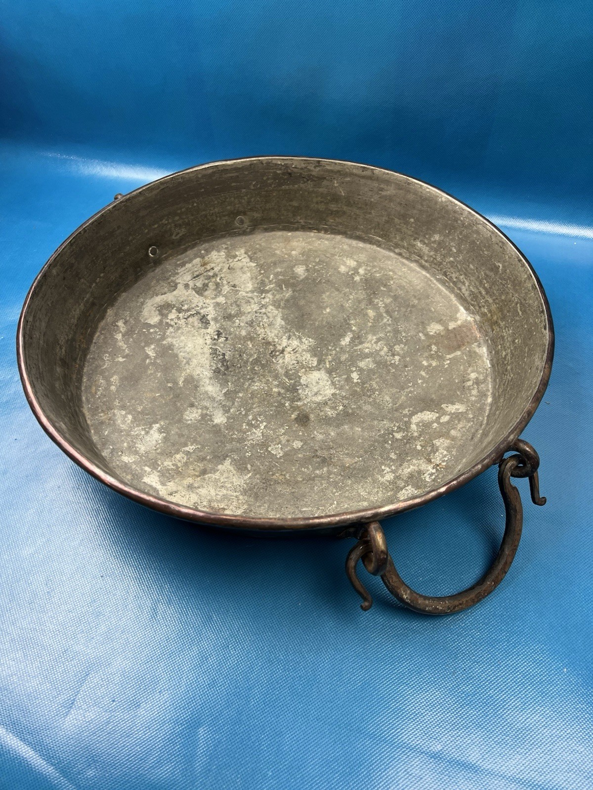 Large Hand Hammered Copper / Tin Lined Pan