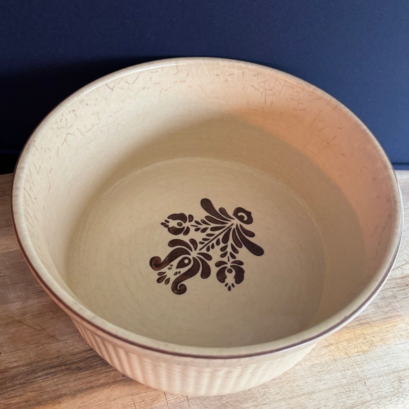 Pfaltzgraff Village 408 Vintage 2 Quart Ribbed Round Casserole Serving Bowl USA
