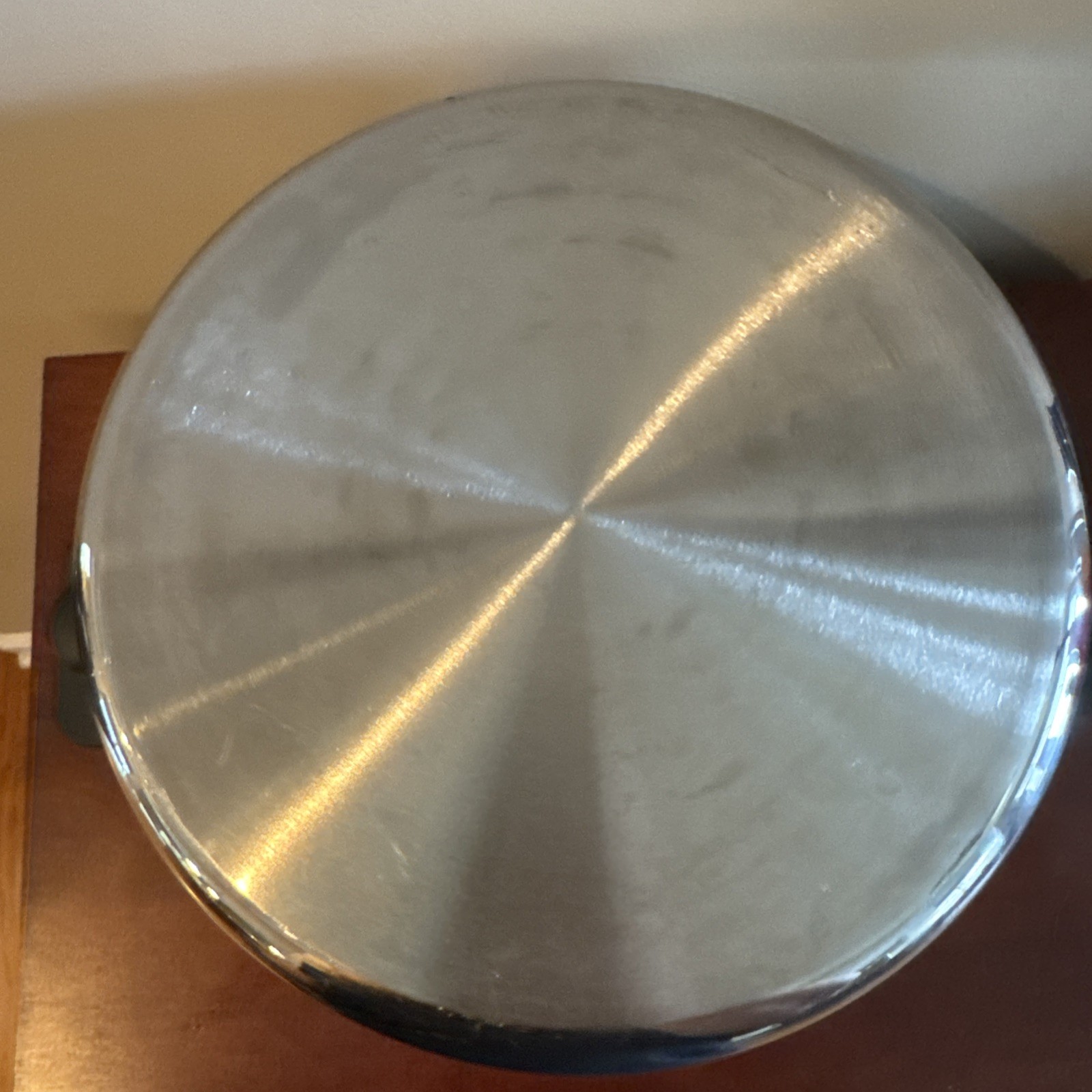 NutraEase 8 Qt Titanium Dutch Oven W/ Lid & Handles Pan Magnet Trivet & Cookbook