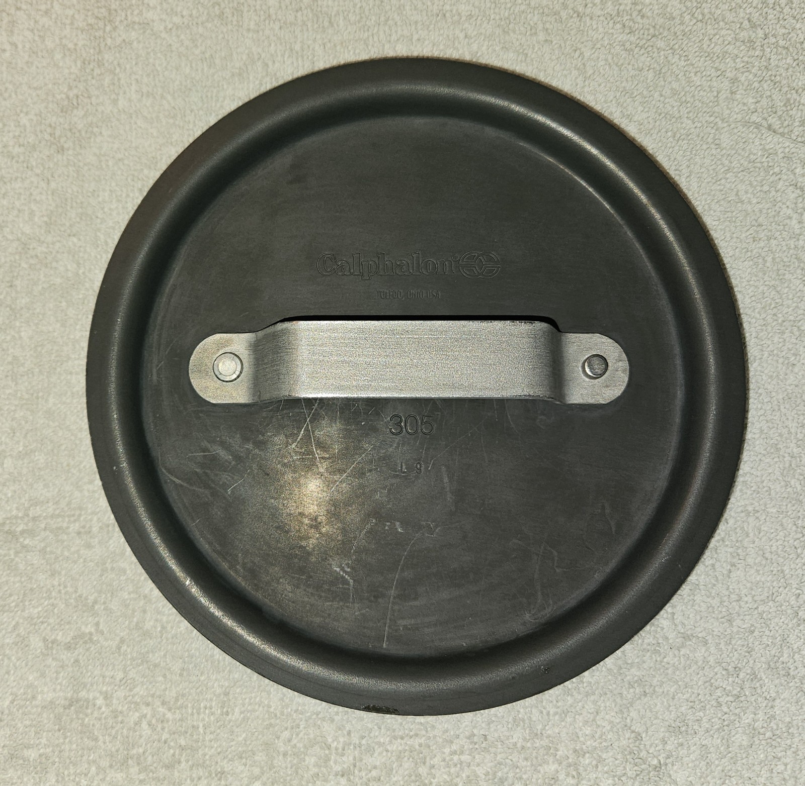 Calphalon 8701-1/2 Saucepan with Lid 1.5 QT Hard Anodized Aluminum Made in USA