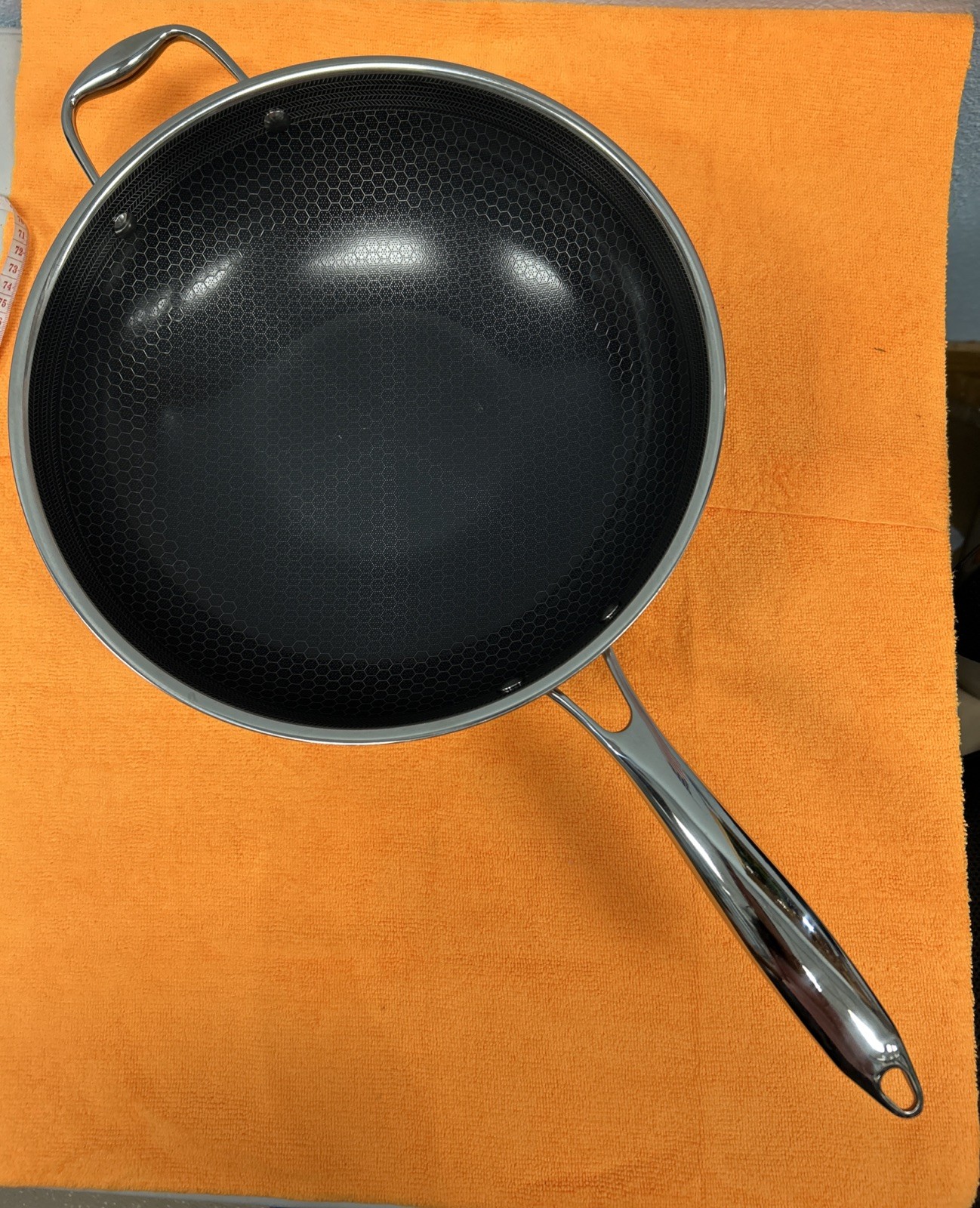 HexClad 12″ WOK 12-Inch Hybrid Nonstick Pan – NO Lid – Used Good Condition