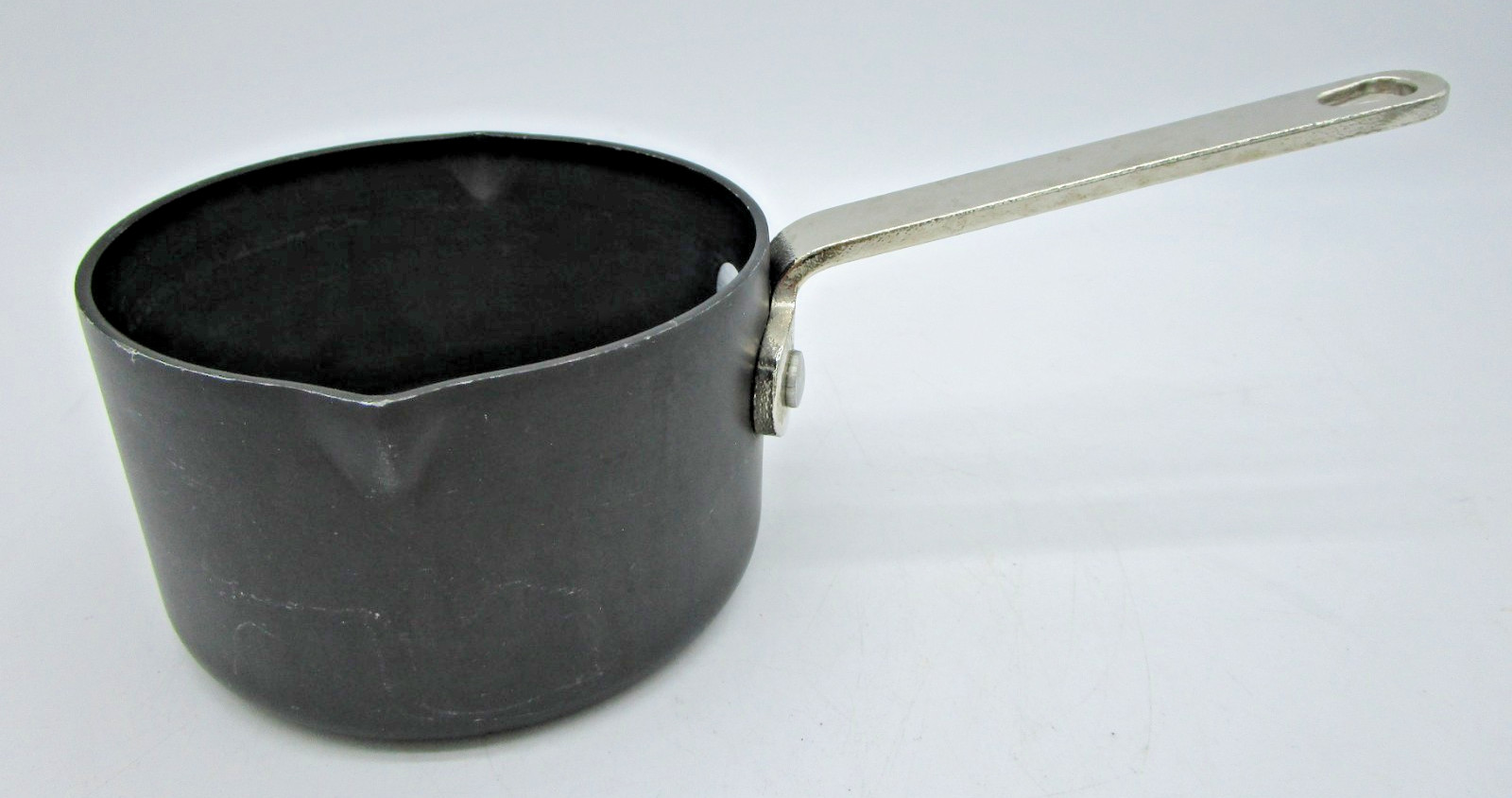 CALPHALON 711 Commercial Perfect Pour Sauce Butter Pan 3/4 qt Anodized Aluminum