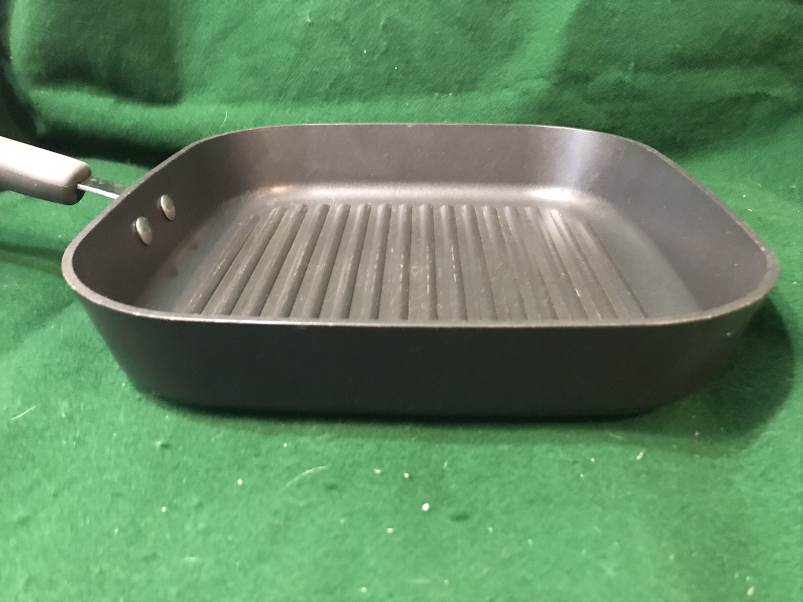 Grill Pan #2868 PAMPERED CHEF Frying Pan Skillet Retired 3 Lbs GRIDDLE