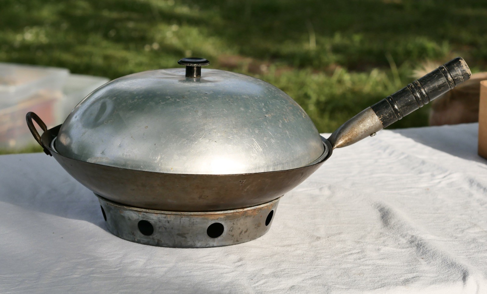 Vintage Wok Skillet w/ Lid & Base Carbon Steel Hand Hammered Round Bottom China