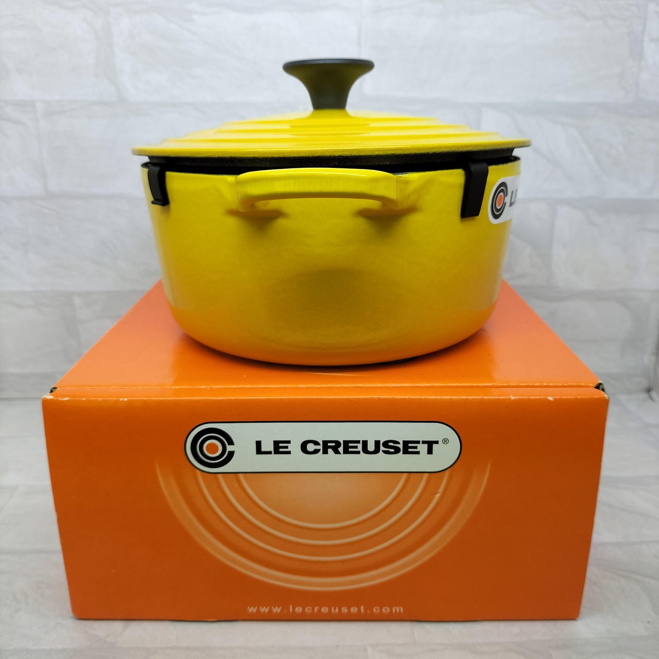 Le Creuset Cocotte Ronde Tradition 18cm 7 inch 2qt Dijon Yellow Cast Iron