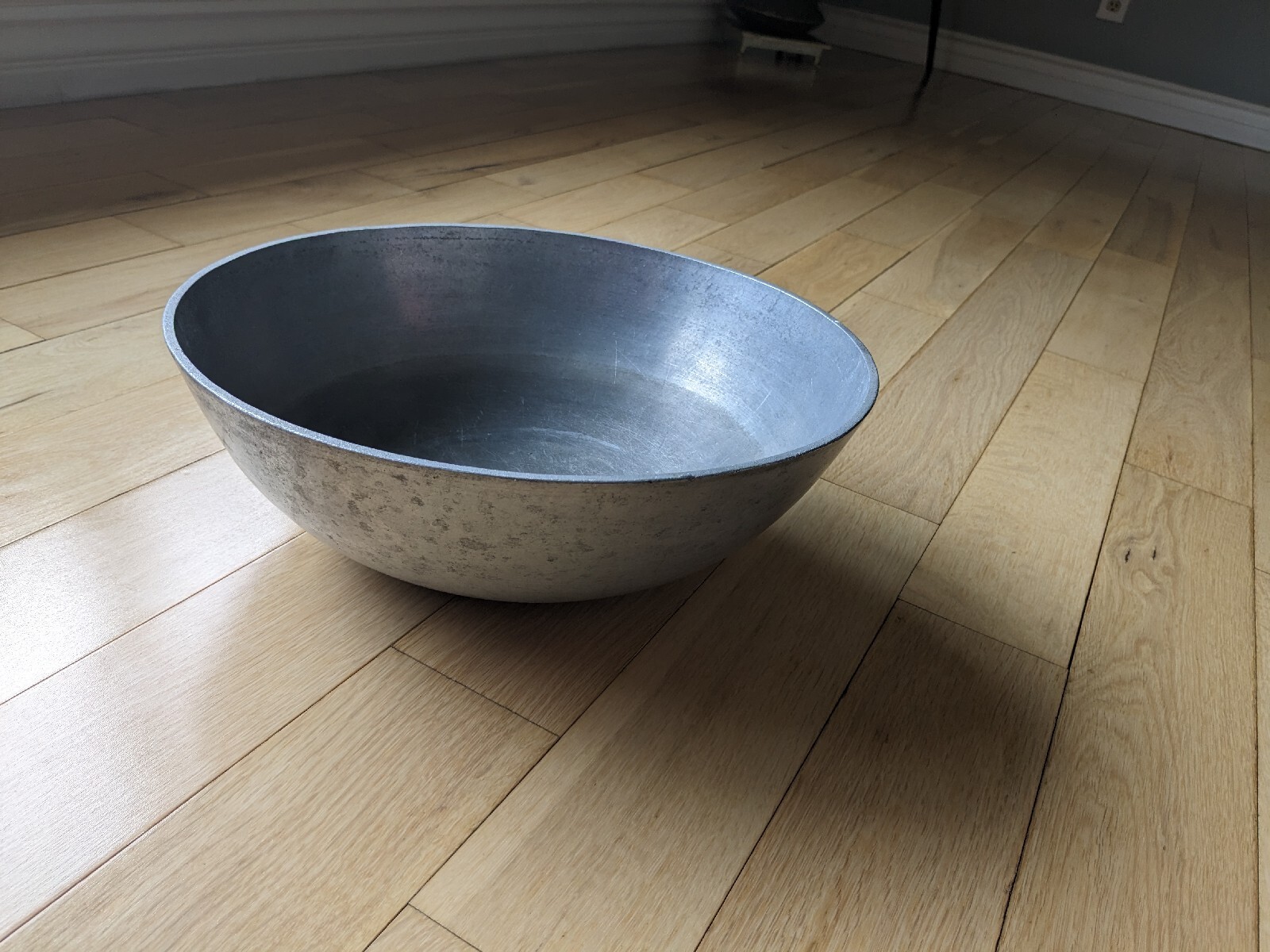 Contemporary Hard Anodized Solid Heavy Guage Aluminum Wok 6 Qt. 2.4 lb. 13x5x.5″