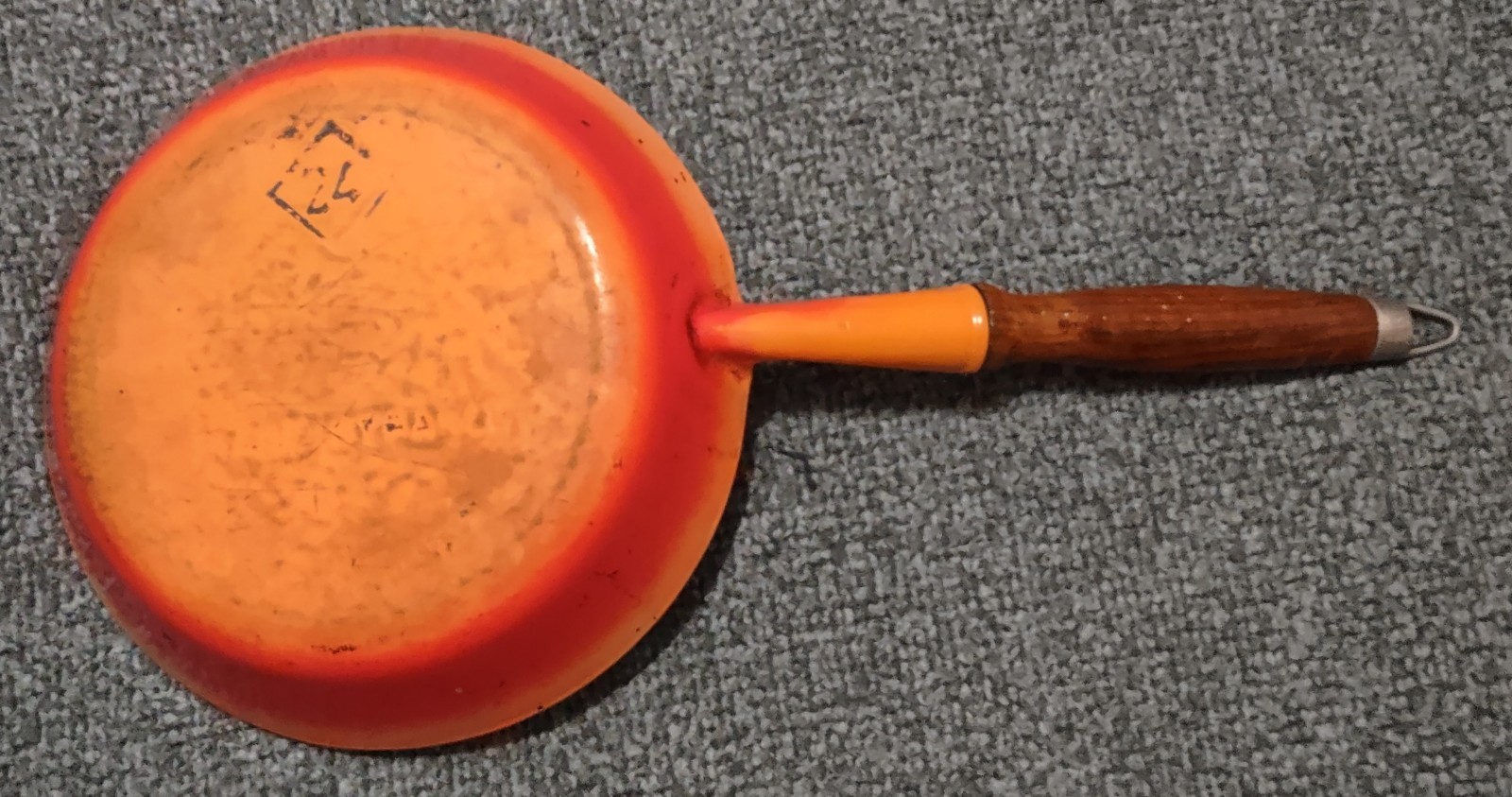 Vintage Le Creuset Cast Iron Enamel #24 ORANGE Skillet Pan & Wooden Handle