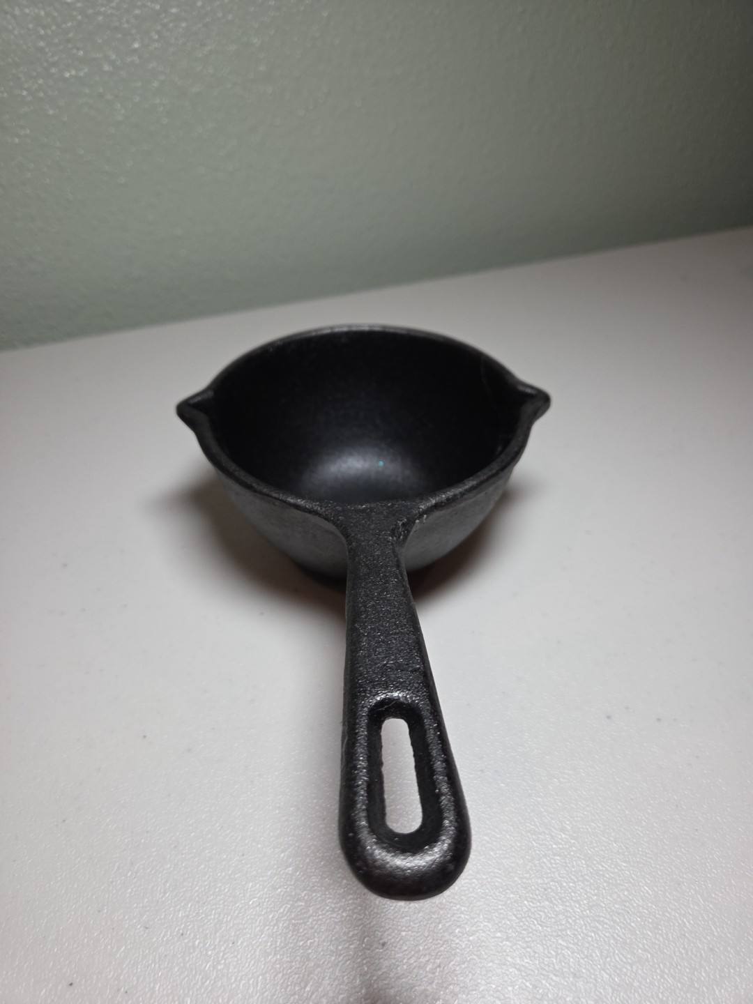 Cast Iron Saucepan, Cast Iron Melting Pot, 4.5inch wide 2.5 inch deep