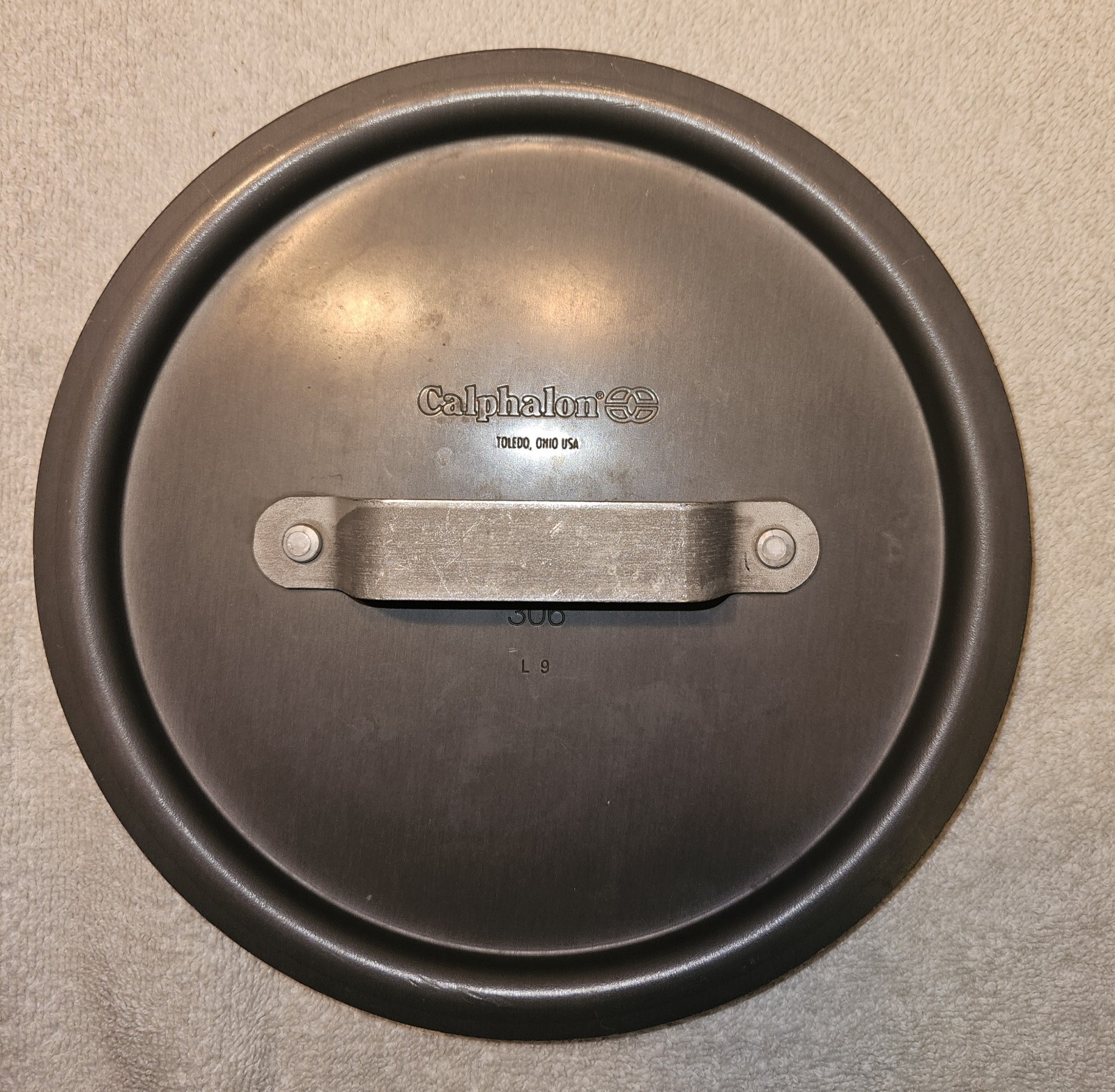 Calphalon 8702 1/2 Cookware 2.5 Qt Saucepan w/ Lid Hard Anodized Aluminum