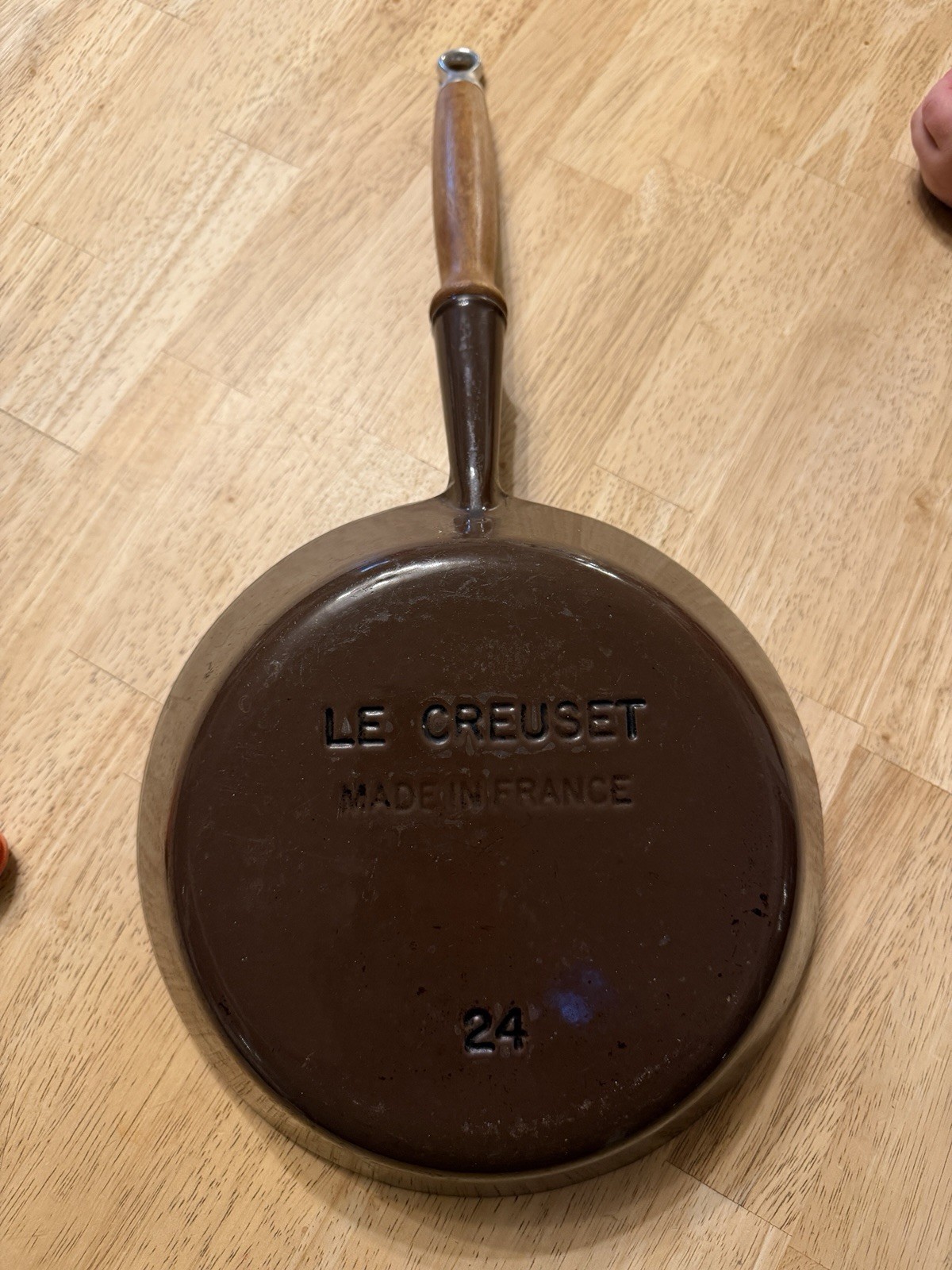 Vintage Le Creuset Cast Iron Enamel #24 BROWN Skillet Pan & Wooden Handle