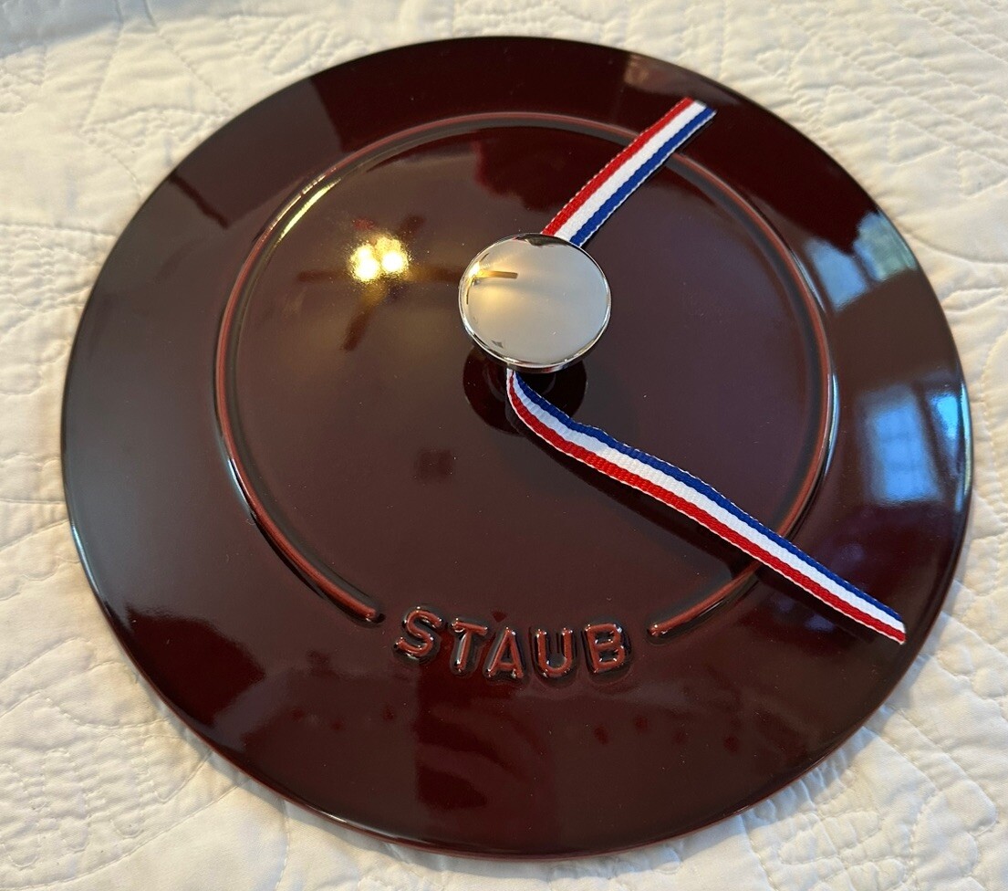 NIB STAUB The Essential French Oven Cast Iron 3.6l/24cm Grenadine Enameled