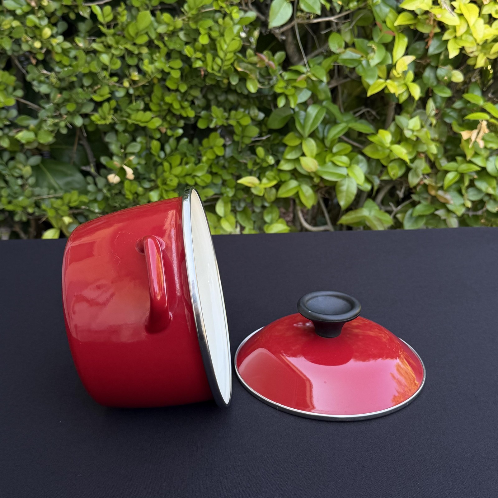 Metalac Cookware Red Enamel Casserole Pot 2 QT Round 7″ W/Lid Made in Serbia