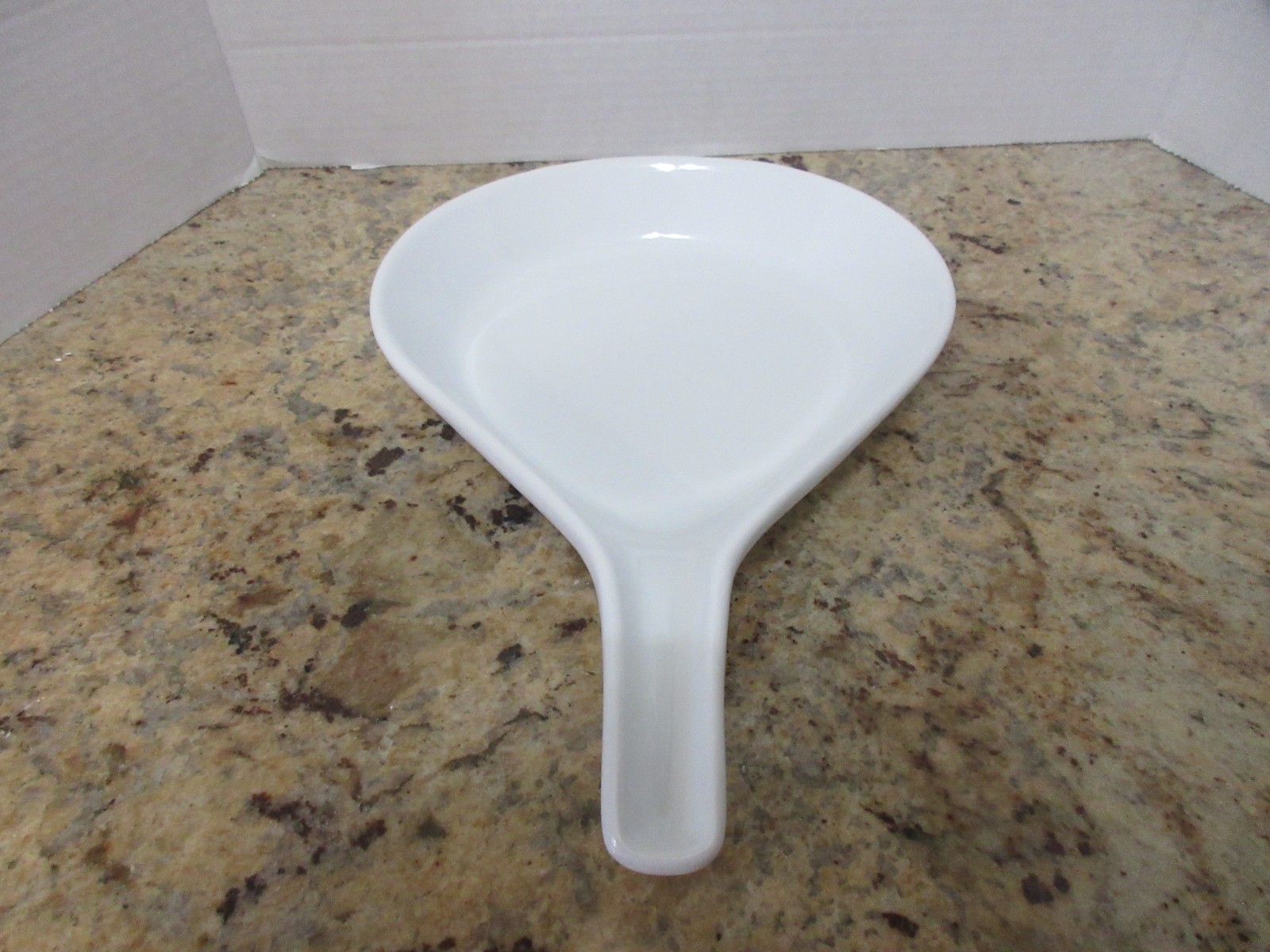 “CRATE & BARREL” by Bia Cordon Bleu Oven/Microwave Safe White Dish – Ex. Cond.
