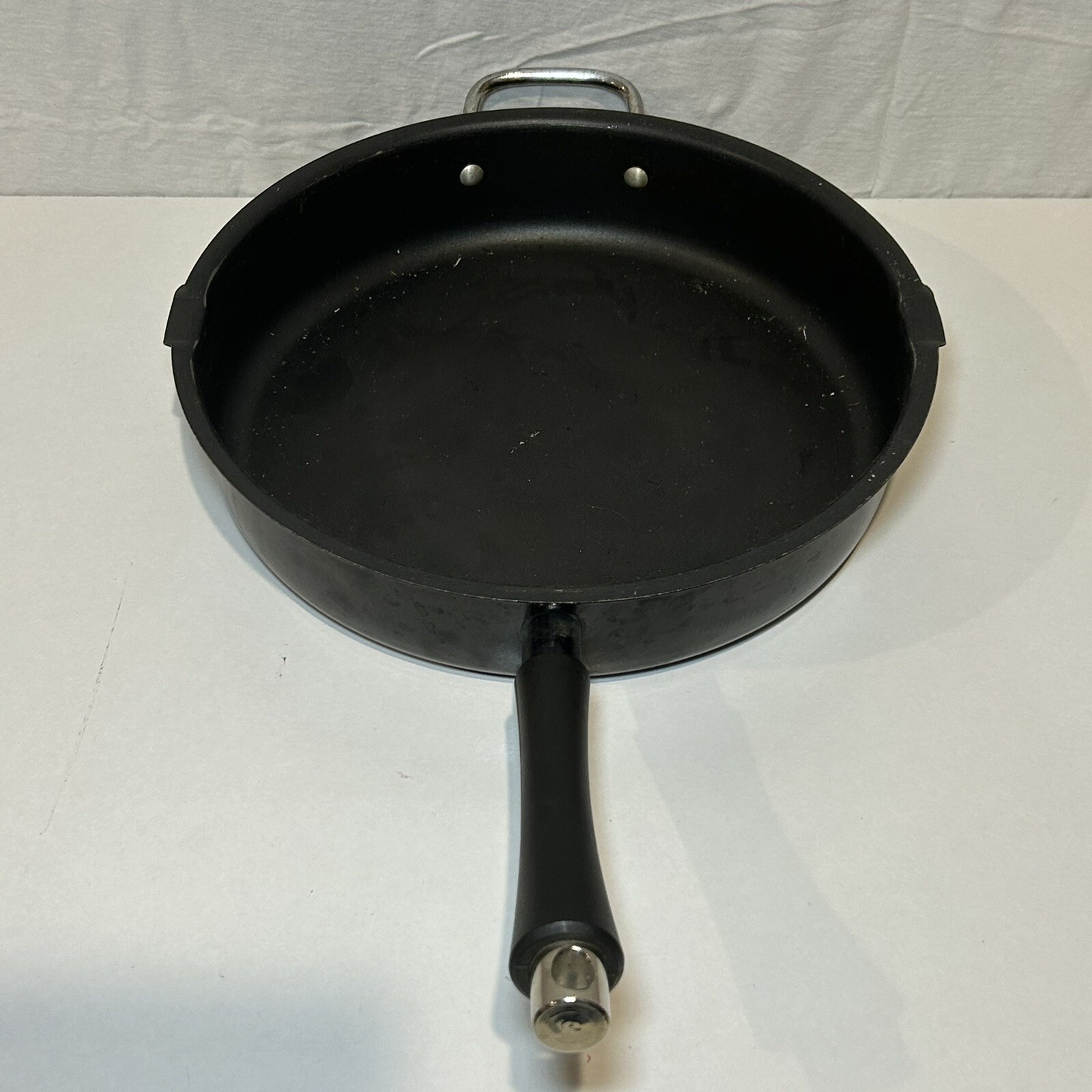 Nordic Ware 12 Inch Texas Skillet With Helper Handle Black