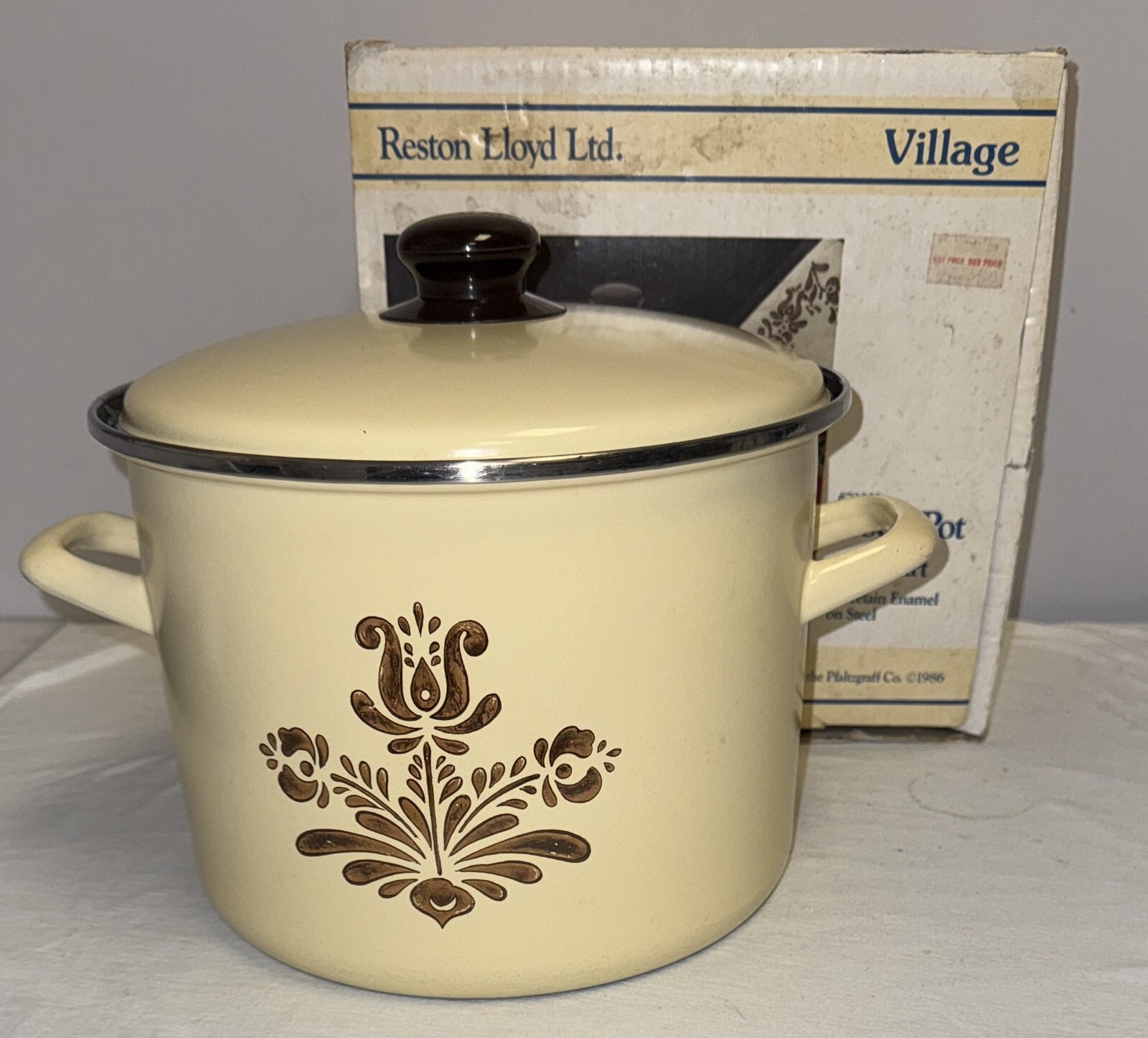Pfaltzgraff VILLAGE 8 1/2 QUART PORCELAIN ENAMEL STOCK POT W/ BOX