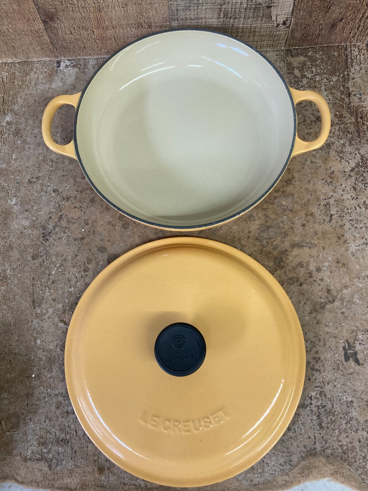 Le Creuset Shallow Casserole Braiser 22cm 8-2/3in 1.5Qt Enamel Cast Iron