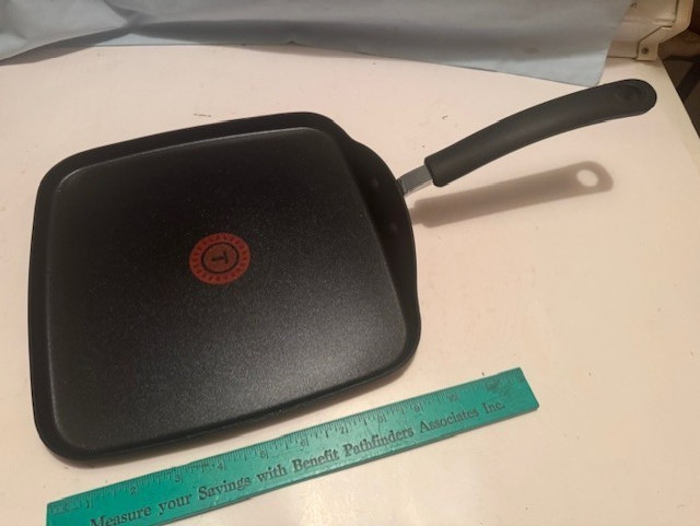 NEW T-FAL ULTIMATE Hard Anodized TITANIUM NON STICK THERMO SPOT 10.25″ GRIDDLE