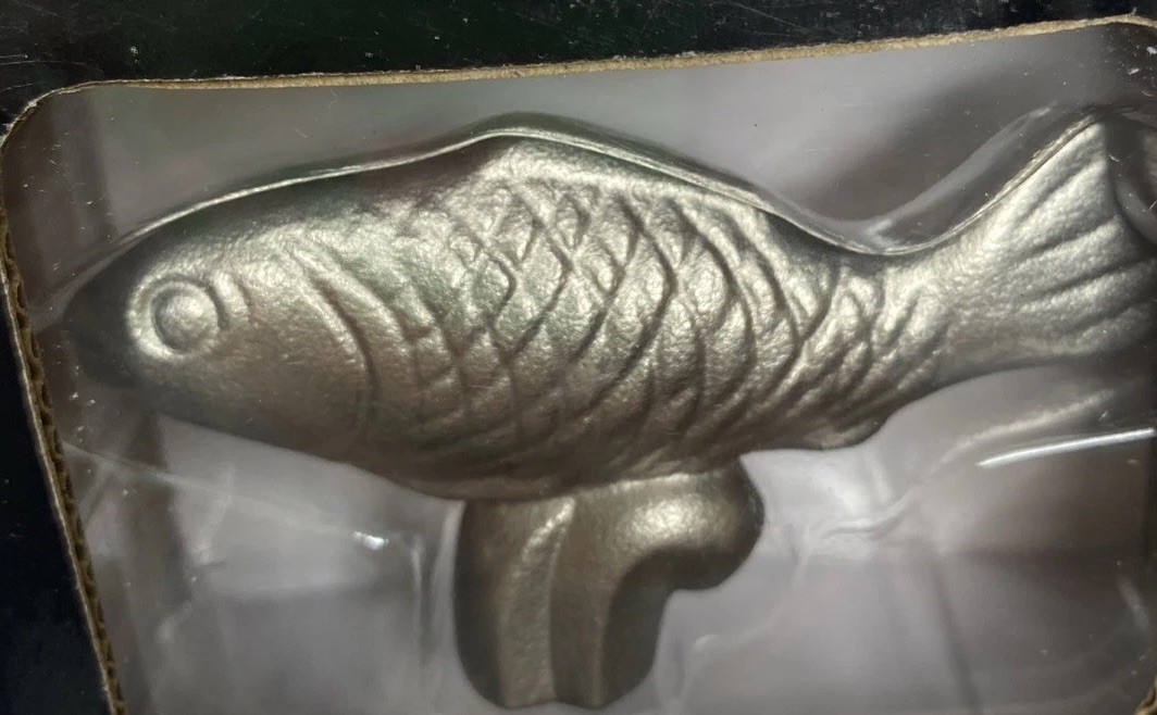 New! Staub Animal Knob Fish One Size Stainless Steel 40509-348-0 NIB Kitchenware
