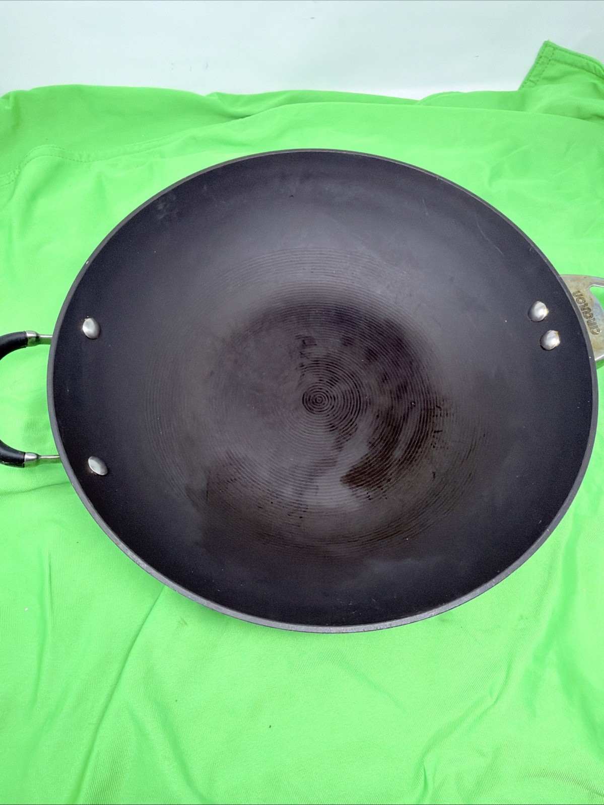 Circulon Radiance 14″ Nonstick Hard Anodized Frying Pan with Helper Handle Gray
