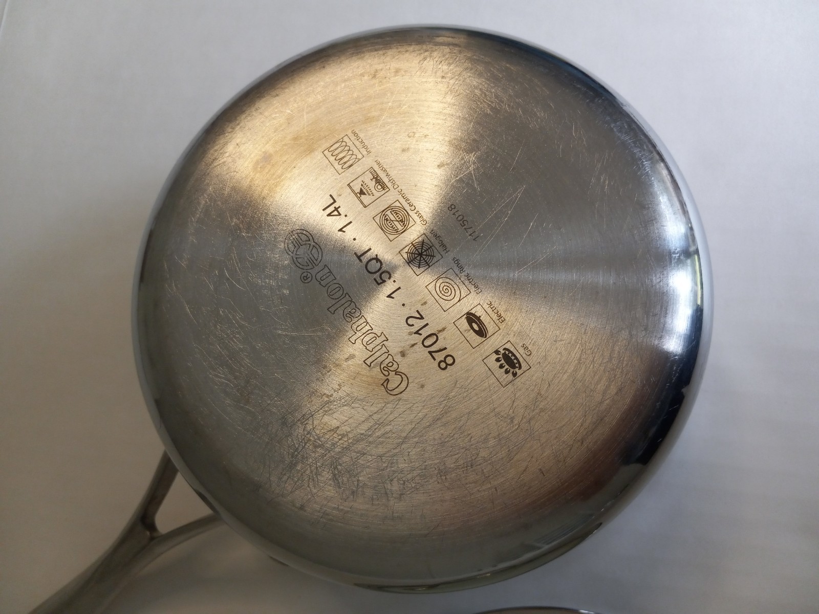 Calphalon 1.5 Qt/1.4L Stainless Steel Saucepan 87012 with lid. Nice Condition.
