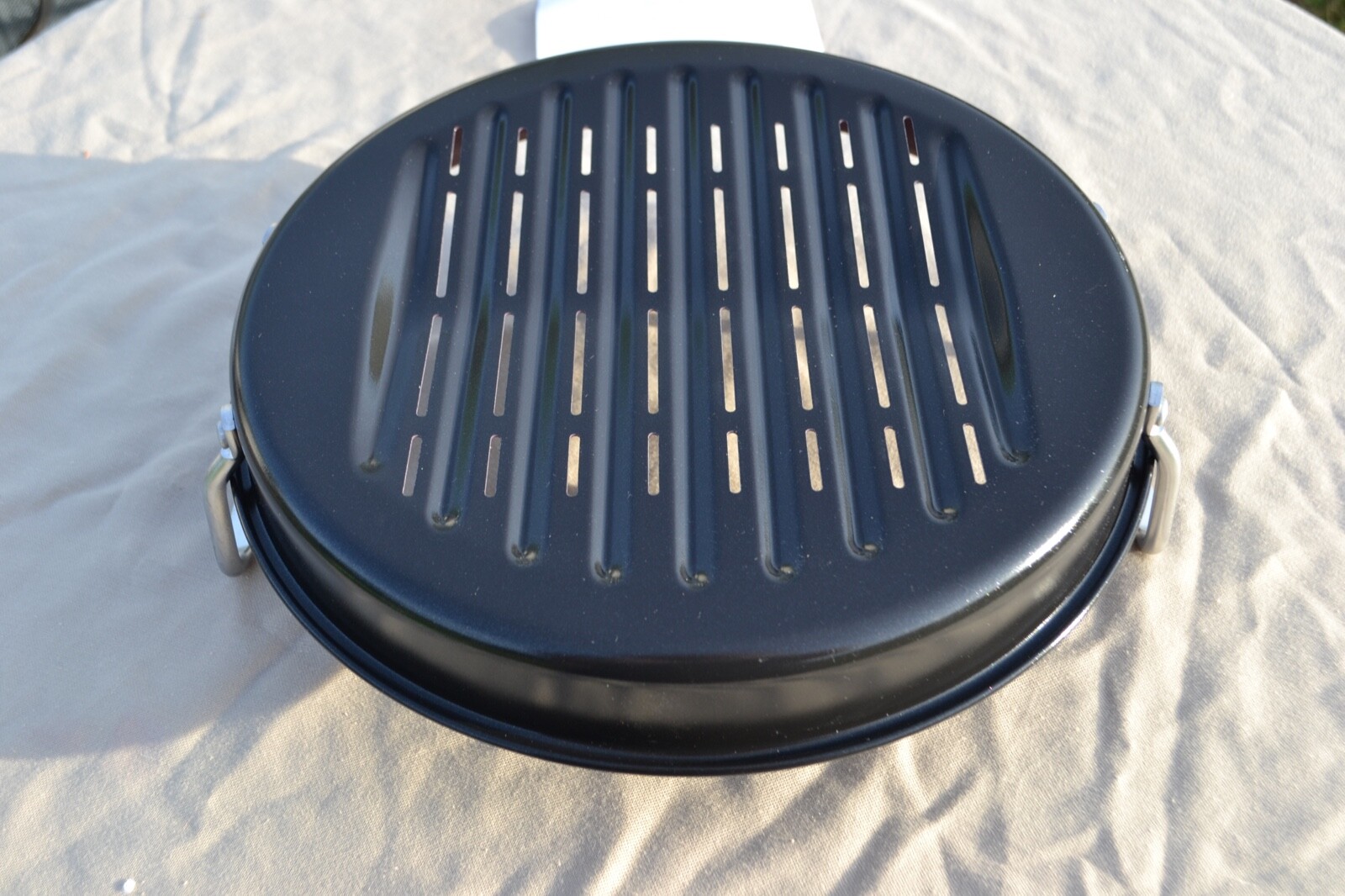 Technique 12″ Round BBQ Pan with Ceramic Non Stick – Eggplant