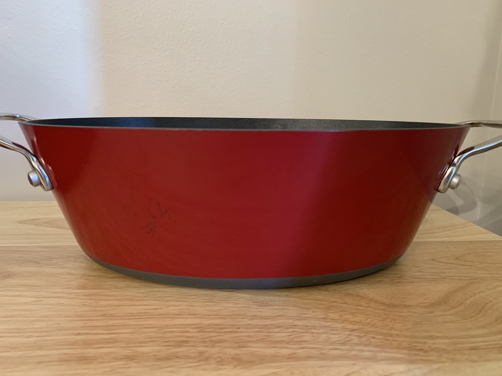 Technique Hard-Anodized Nonstick 3 Qt Oval Pan with Handles and Lid-Red-New