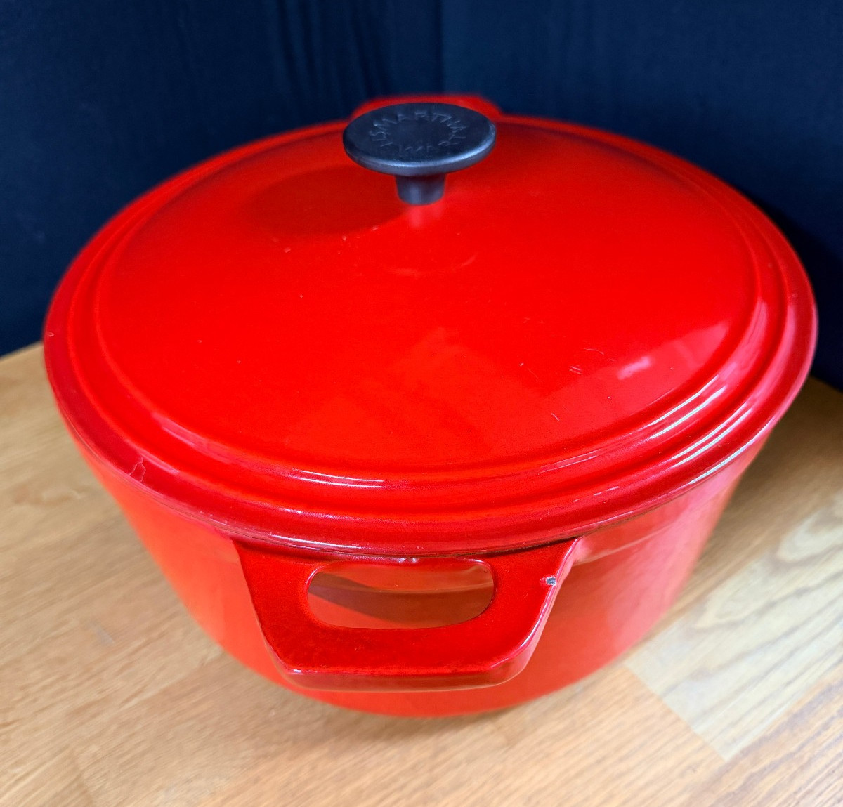 Martha Stewart Collection Dutch Oven Red Enamel Cast Iron Lid Large 8 Quart
