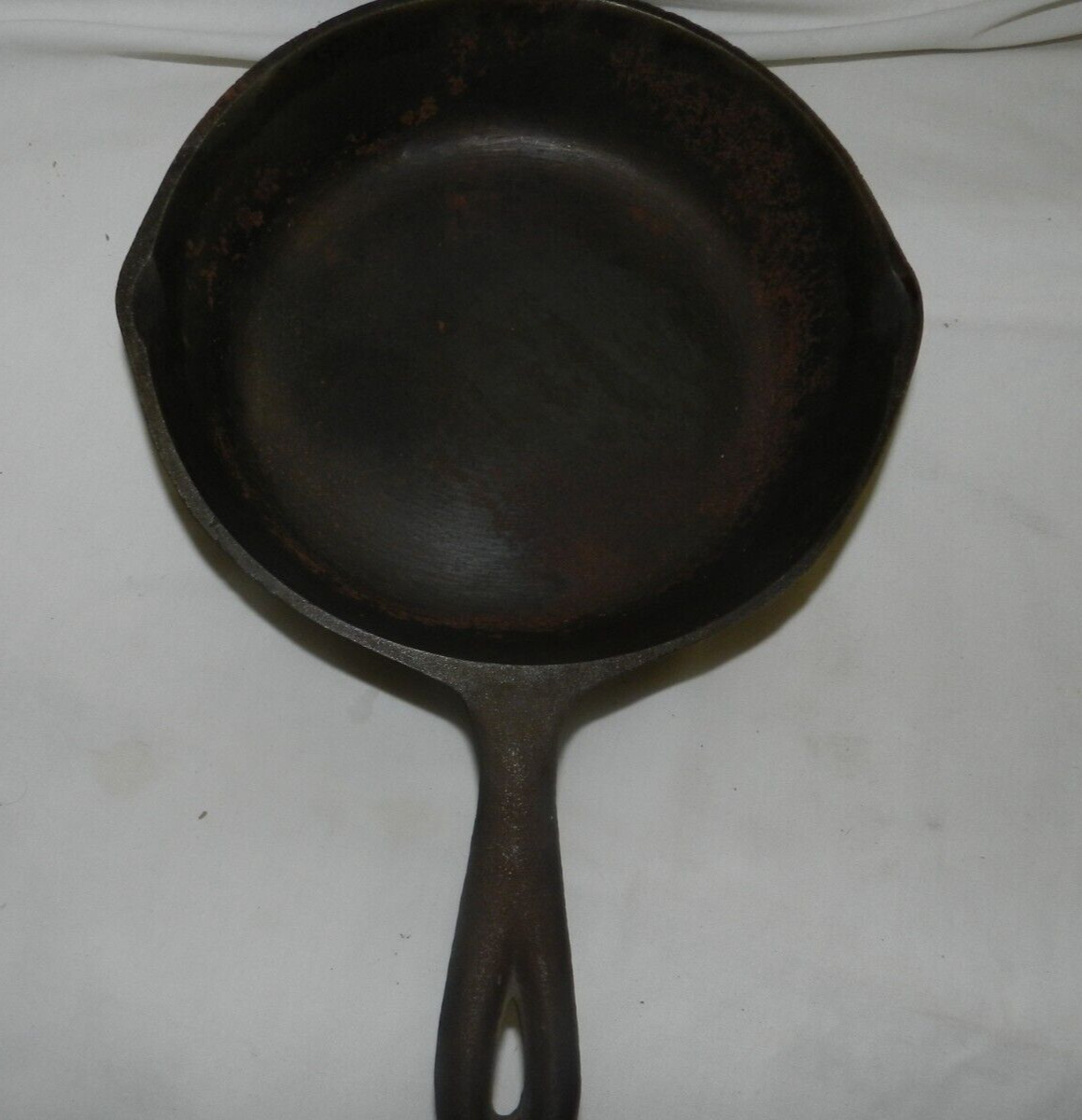 Vintage No. 5 Cast Iron Skillet 8-1/8” w/Heat Ring Double Spout