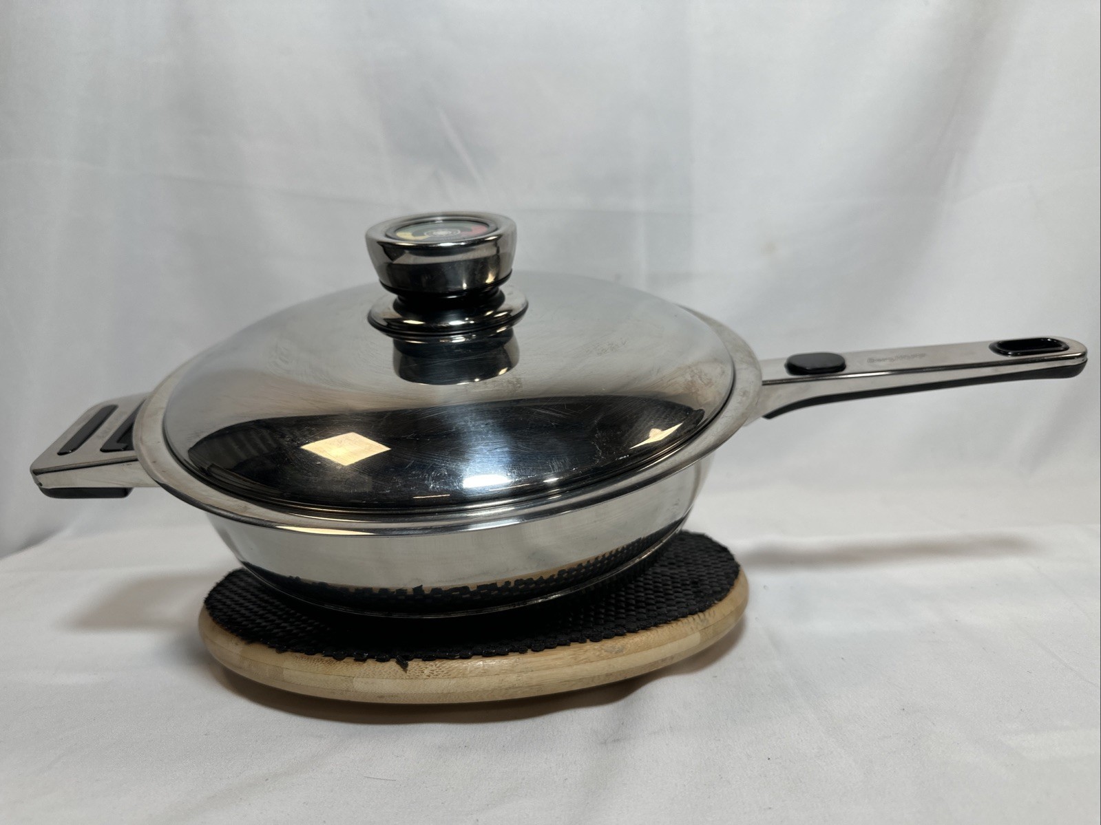 BergHOFF TFK 10 inch 18/10 Stainless frying pan W/“smart thermo knob” lid