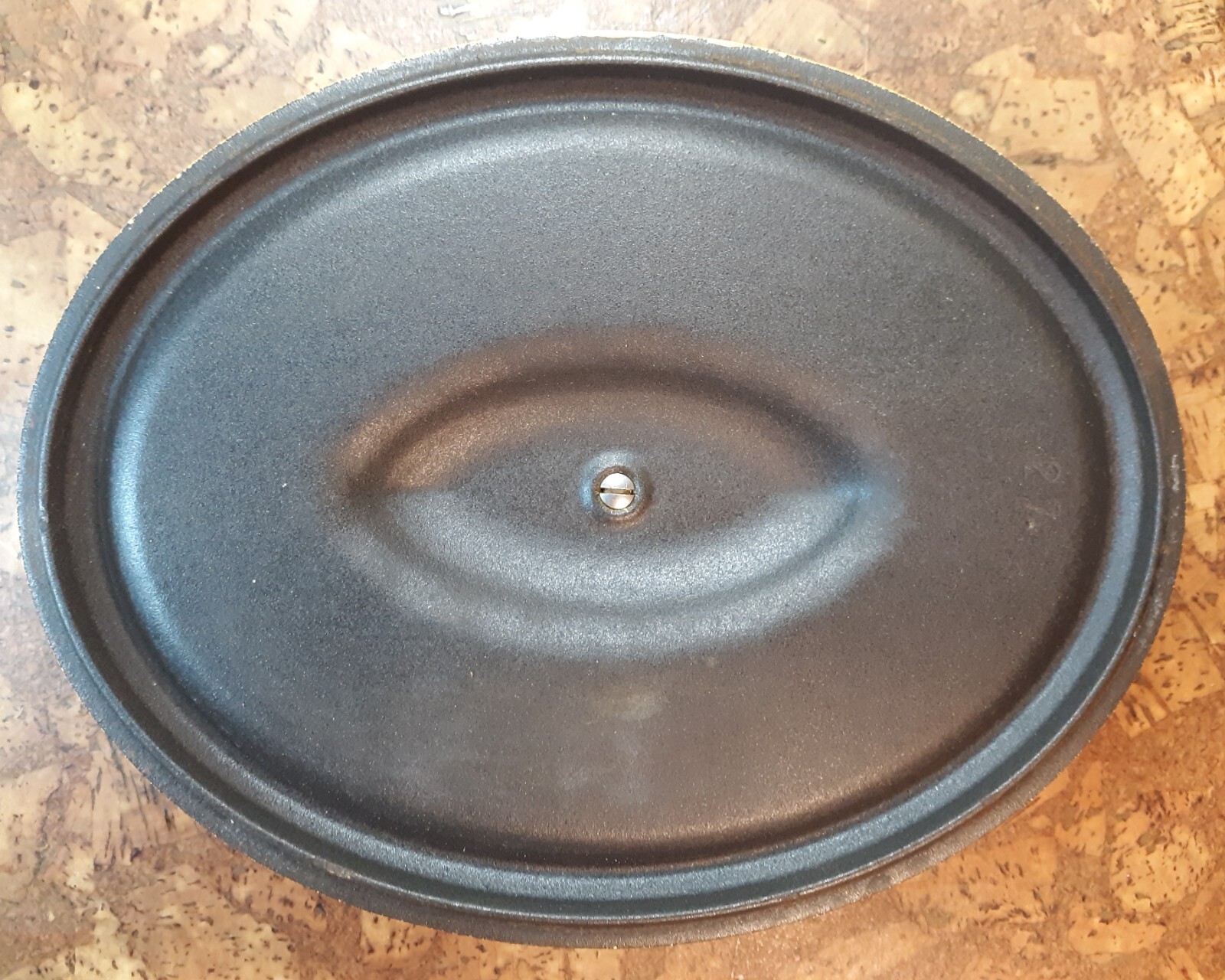 CAST IRON Made in France 27cm Speckled Yellow Oval casserole with lid 4.5 Quart