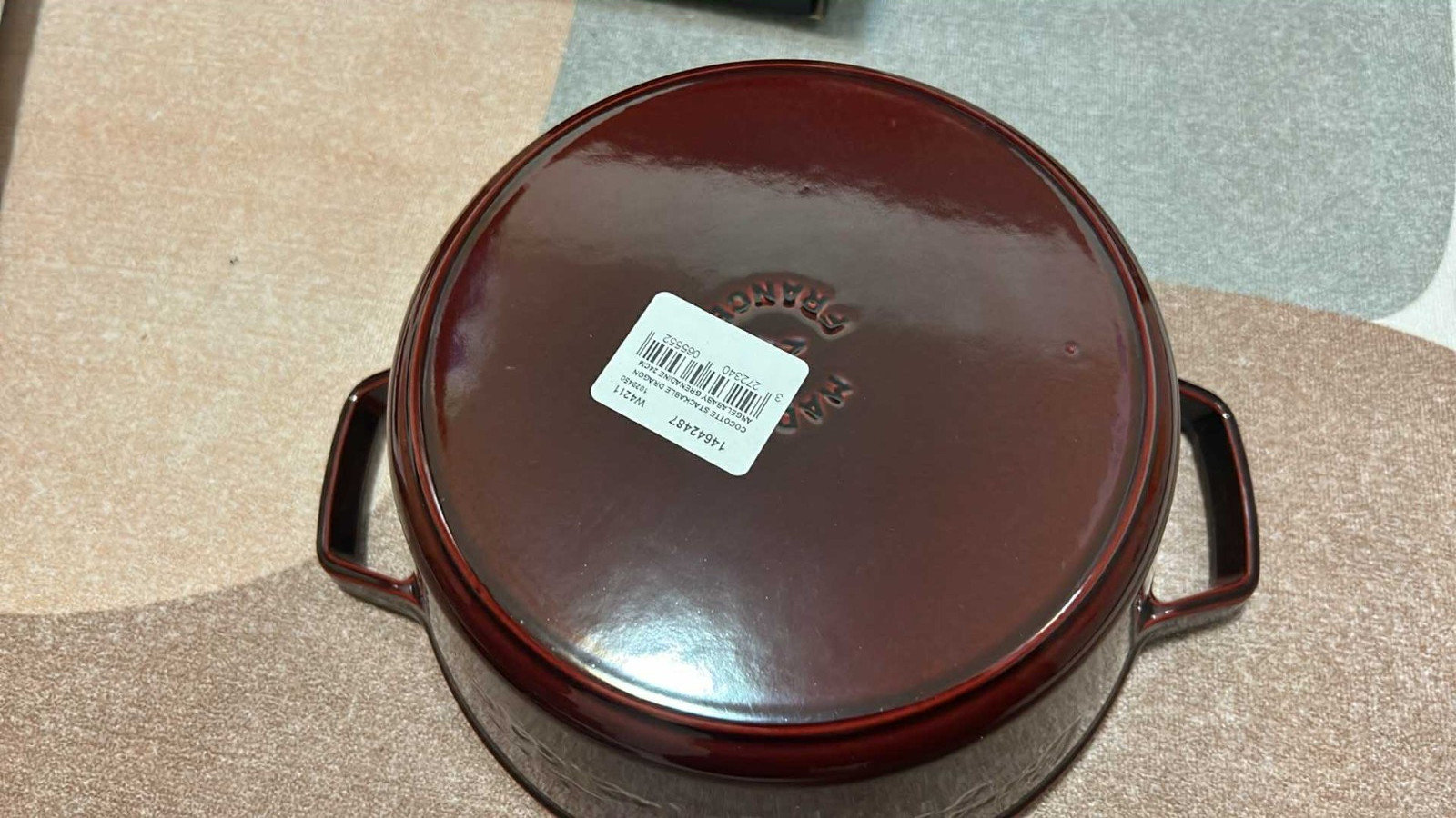 Staub Dragon Cocotte 24cm (with Bring your love to the table)