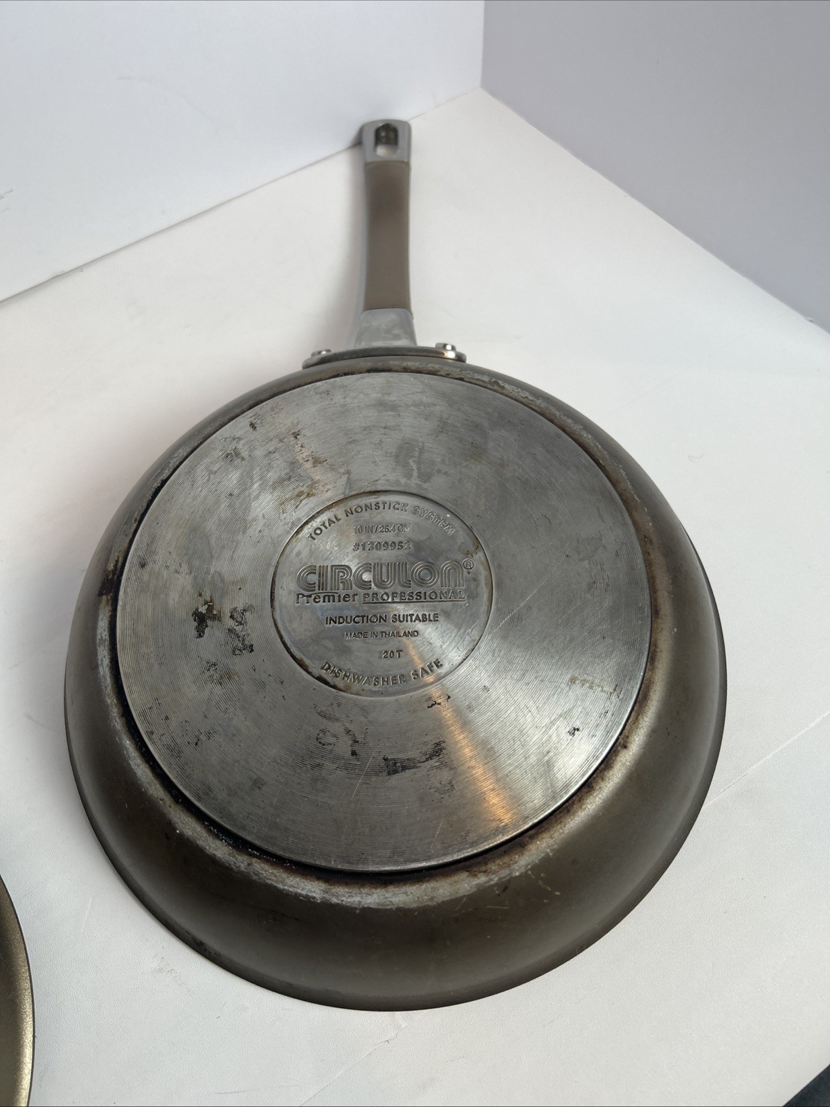 Circulon Premier Professional 8.5” & 10″ Frying Pan Set (10 Needs Cleaning)