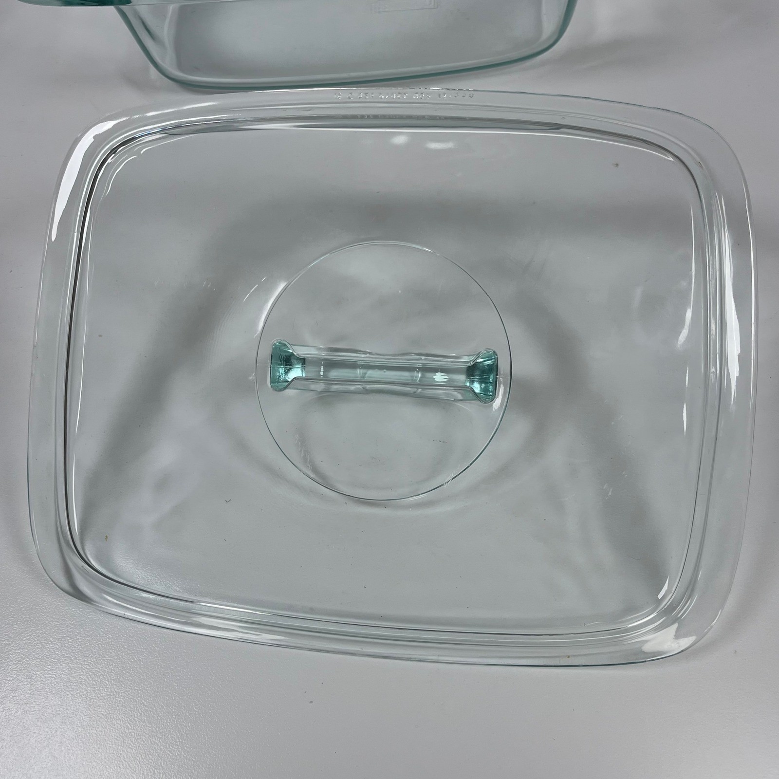Pyrex 2 Quart Clear Glass Casserole Dish with Lid Rectangular Baker 1.9L USA