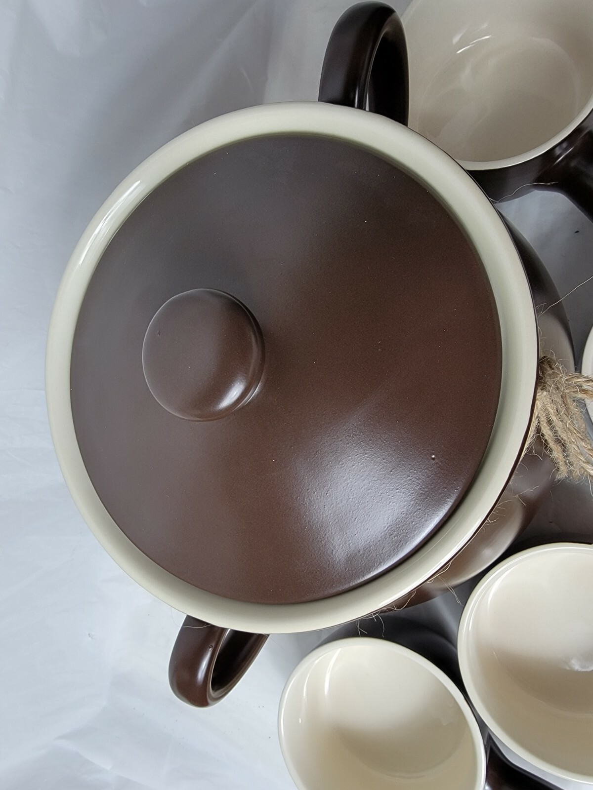 PARINI Brown & Cream Ceramic 5-Quart Chili Pot With Lid Oven Safe W/ 4 Bowls
