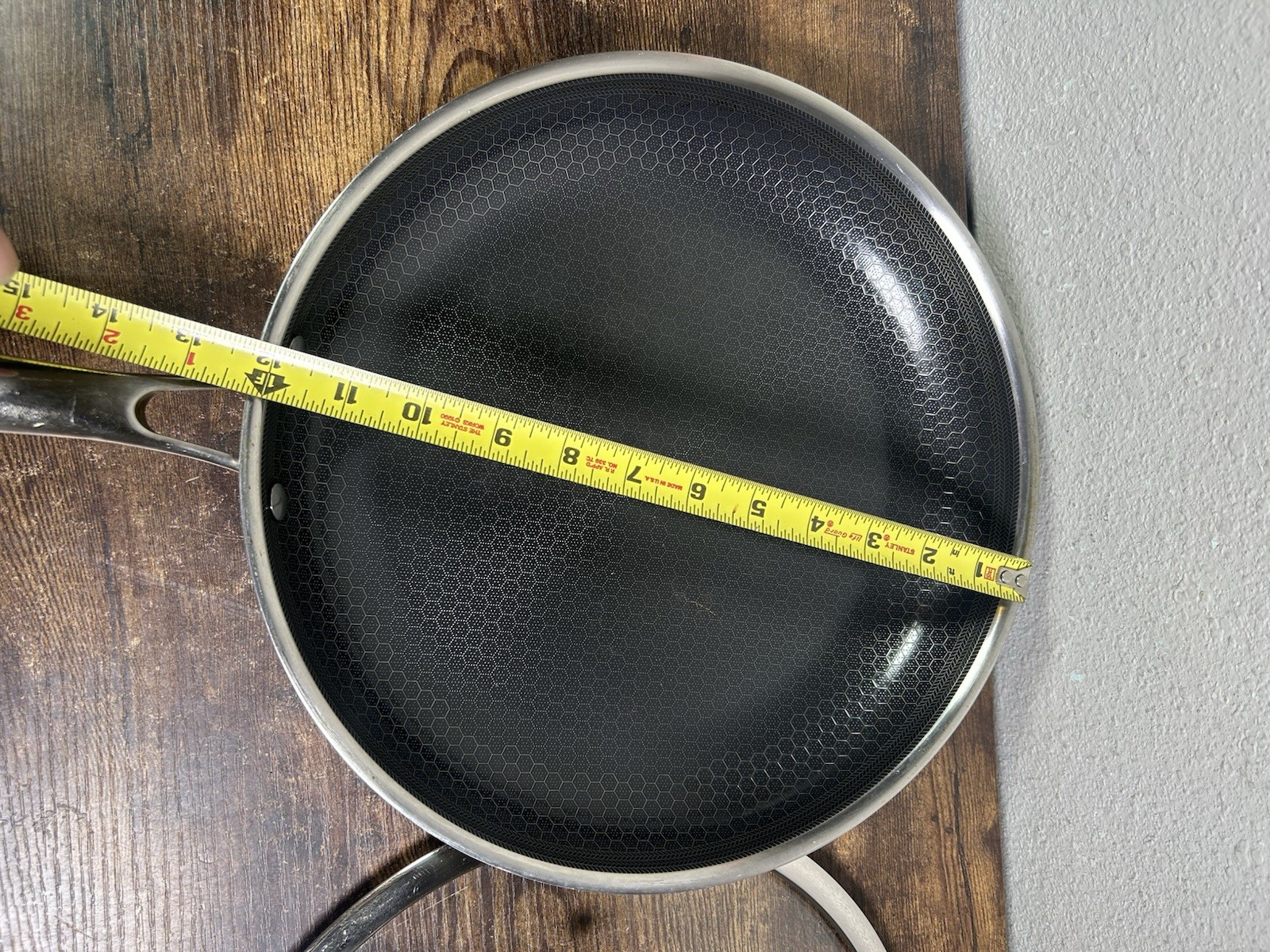 HexClad 12″ FRYING PAN with LID 12-Inch 12 Hybrid Non-Stick -Used Good Condition