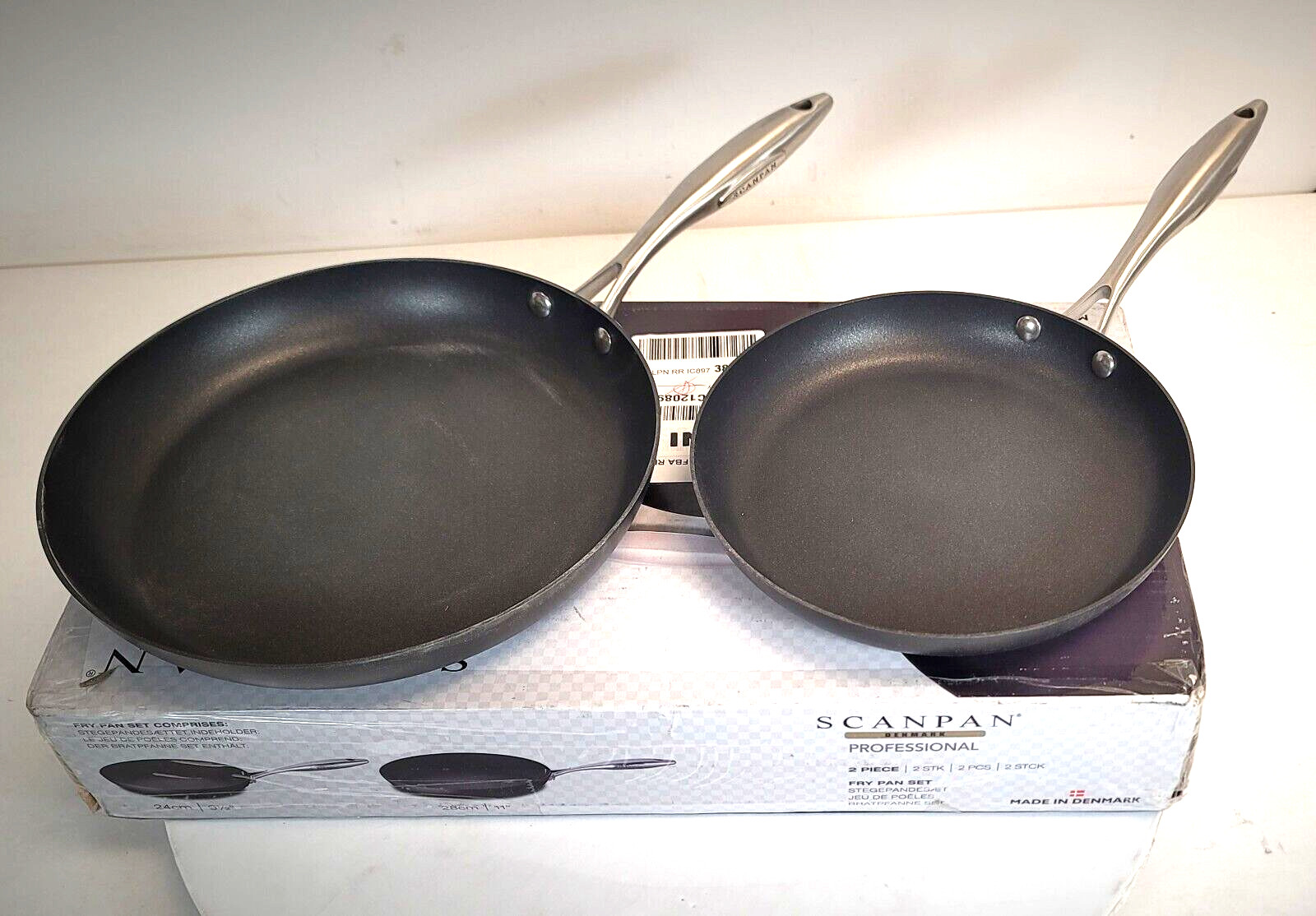 Scanpan Professional 2-Piece Fry Pan Set 9.5 in & 11 in -minor damage- FREE S/H