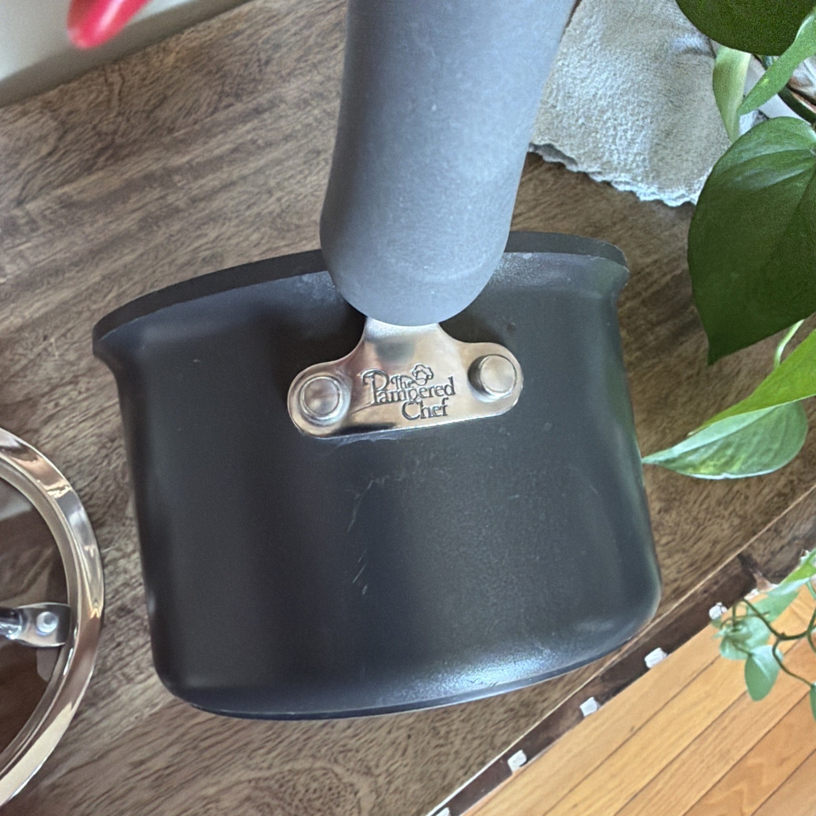 The Pampered Chef 3 Quart Hard-Anodized Non-Stick Sauce Pan With Lid