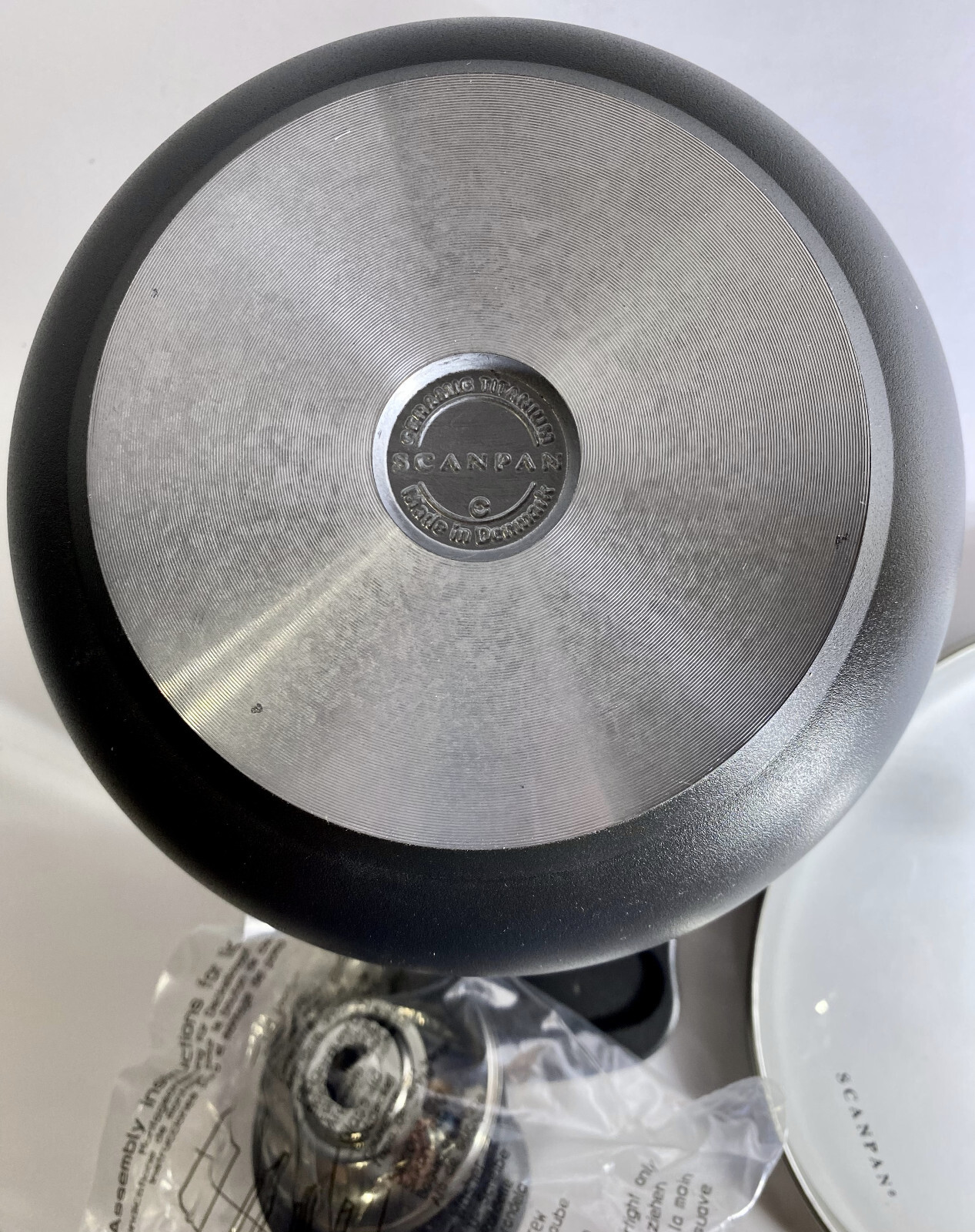 Scanpan Classic 2 Quart Covered Nonstick Ceramic Titanium Saucepan Fondue Set
