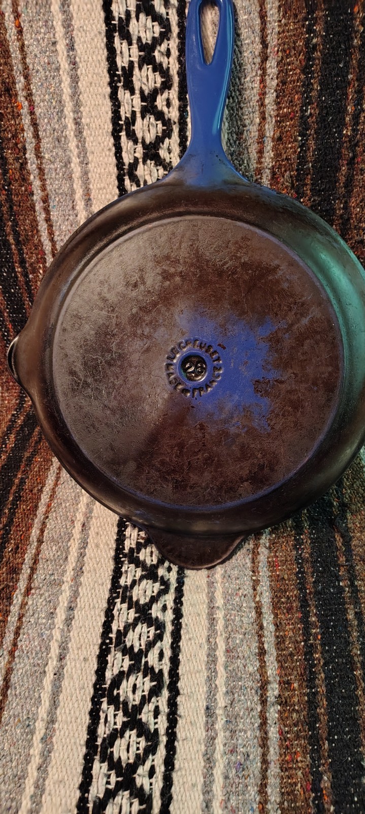 Le Creuset Signature 10in Enamel Cast Iron Skillet Blue Long Handle Pour Spout