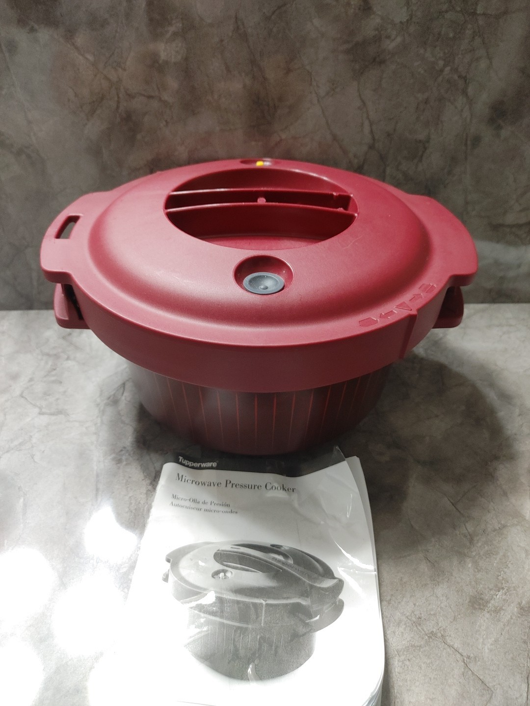 Tupperware: Microwave Pressure Cooker – New Never Used-includes Instructions
