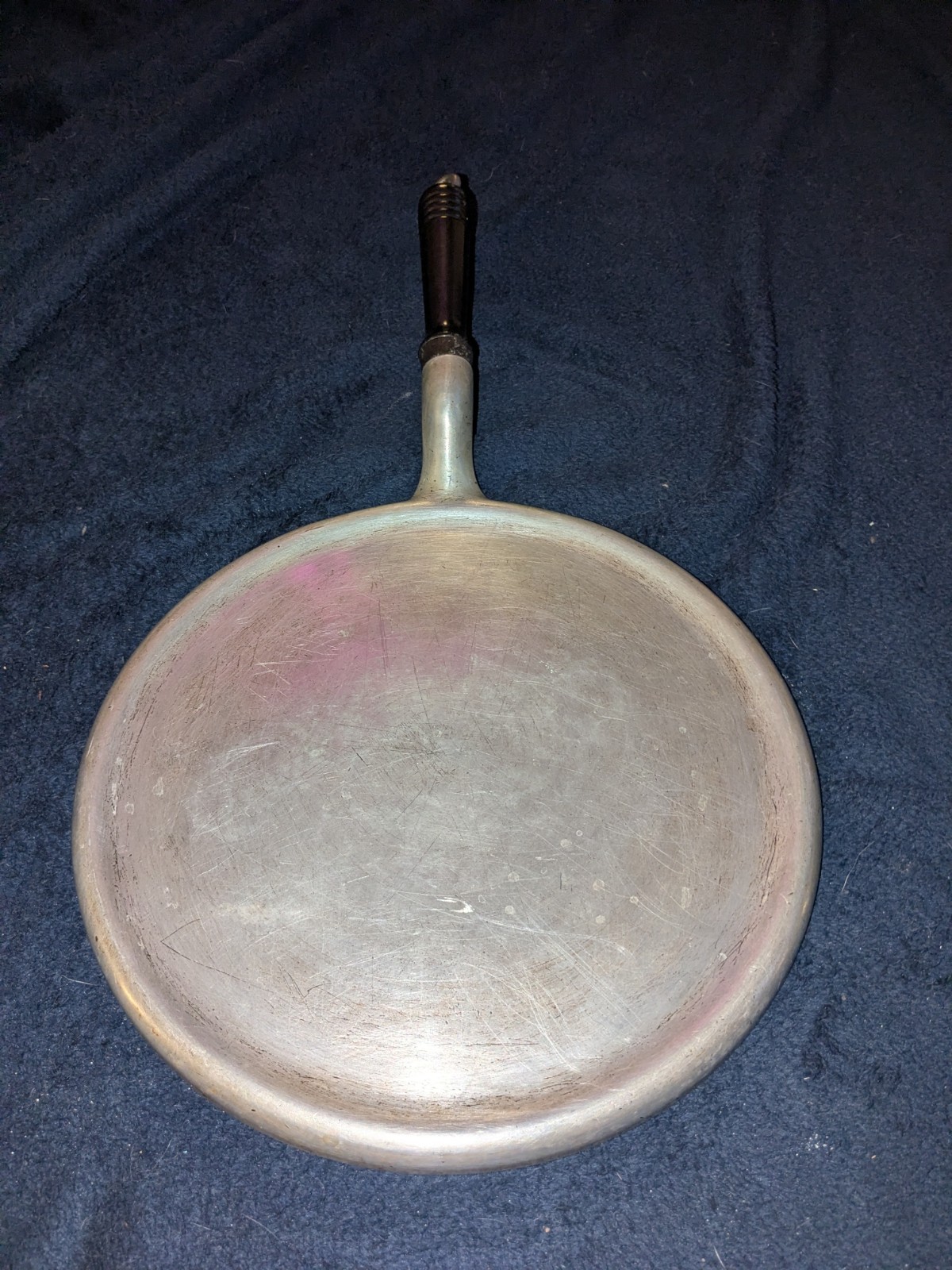 Vintage 10″ Griddle With Wood Handle USA Not Sure What Brand