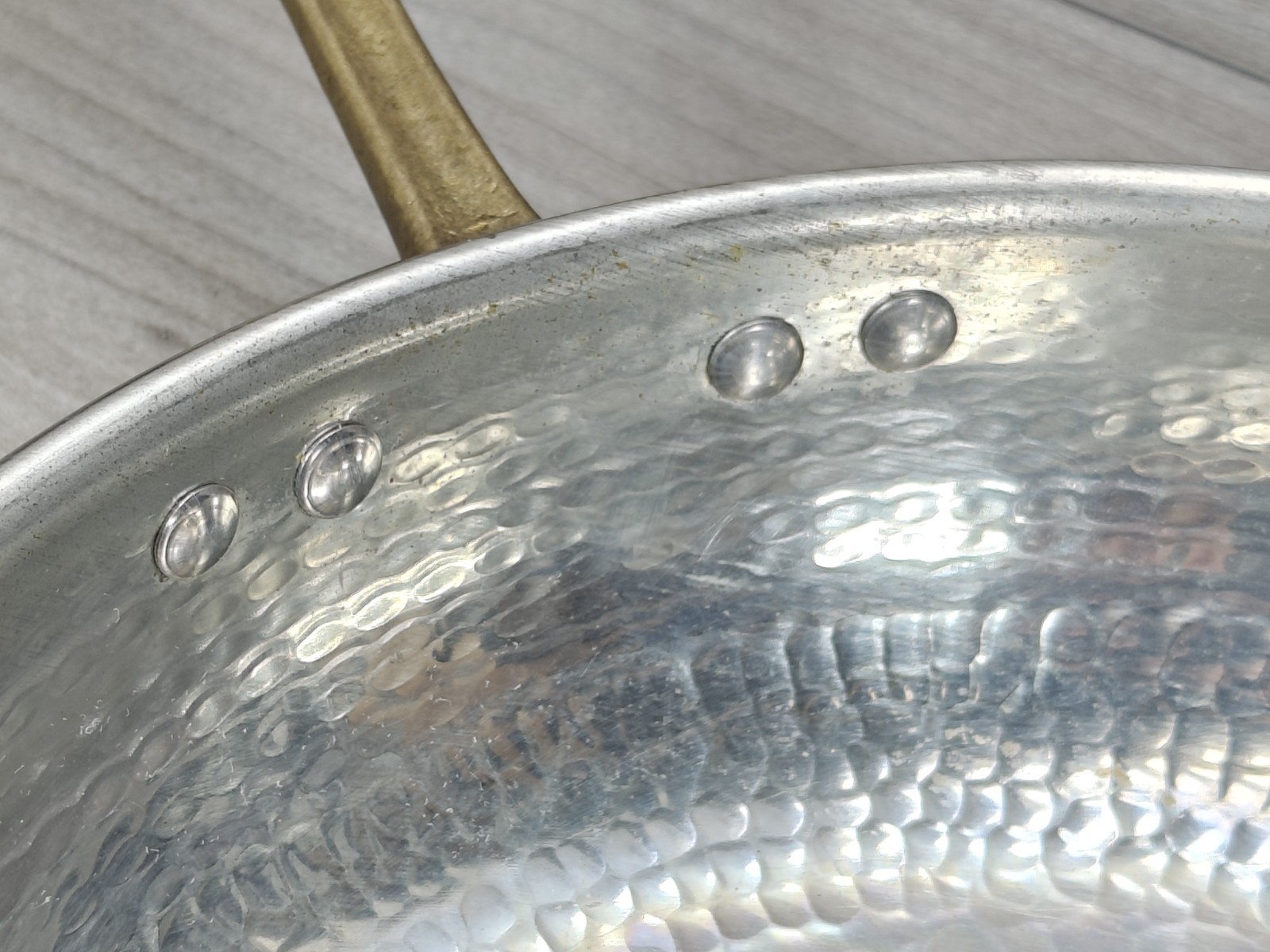CU ARTIGIANA Hammered Copper 11.5″ IN SAUCIER Pan W/ Tin Lining Made In Italy