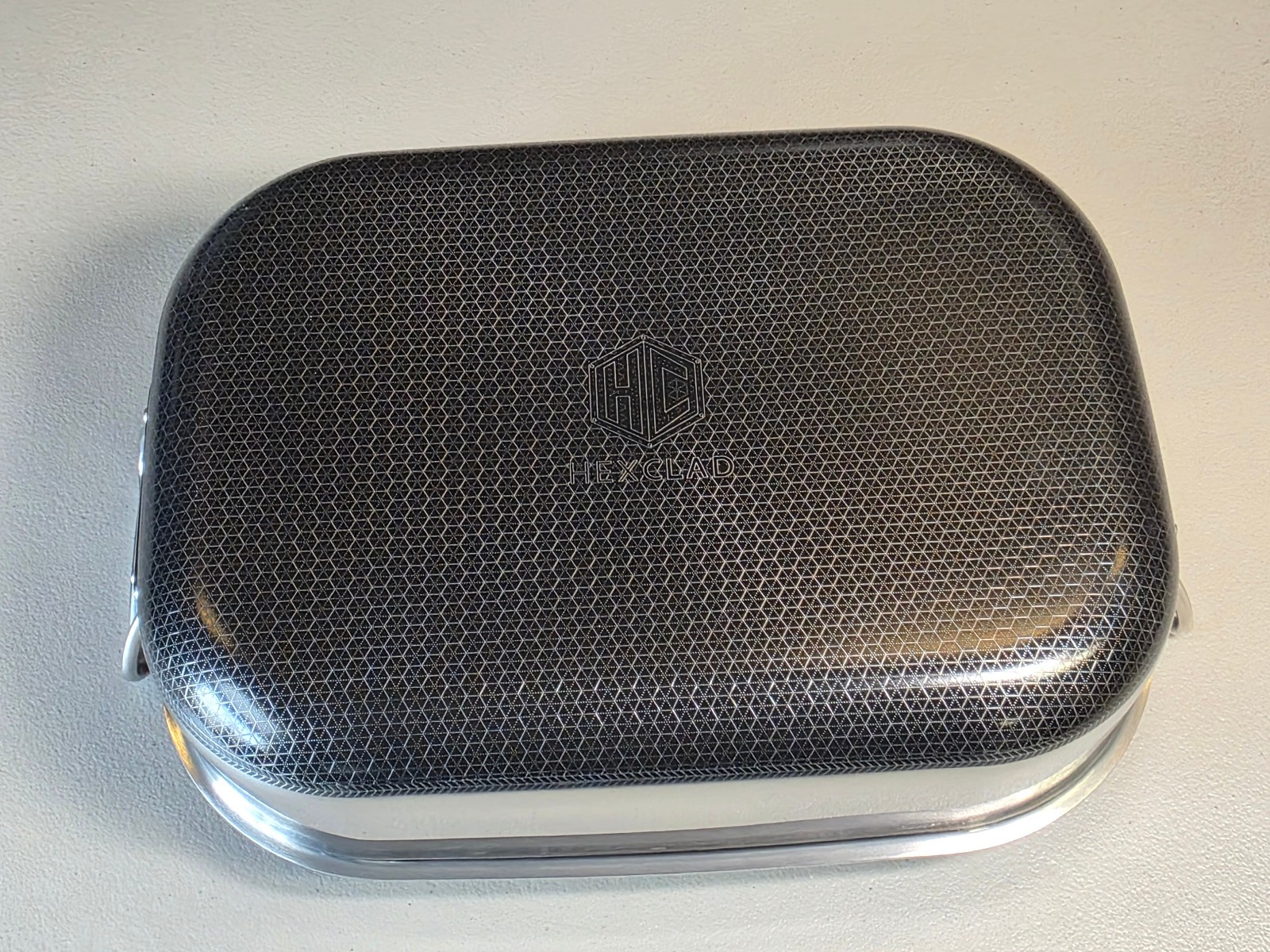 Hexclad Non-Stick Small Hybrid Roasting Pan with Rack 16″x10″x3″ – New