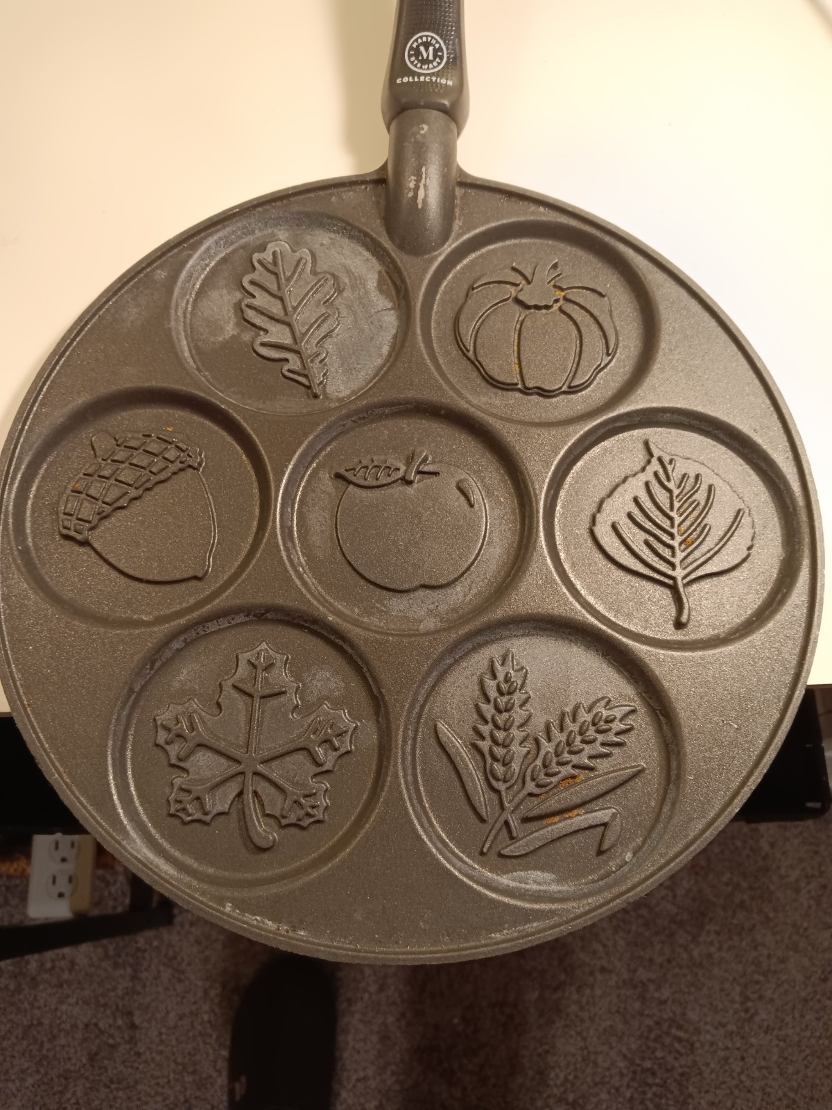 Martha Stewart Nordicware Autumn Leaves Mini Pancake Pan Griddle, Handle