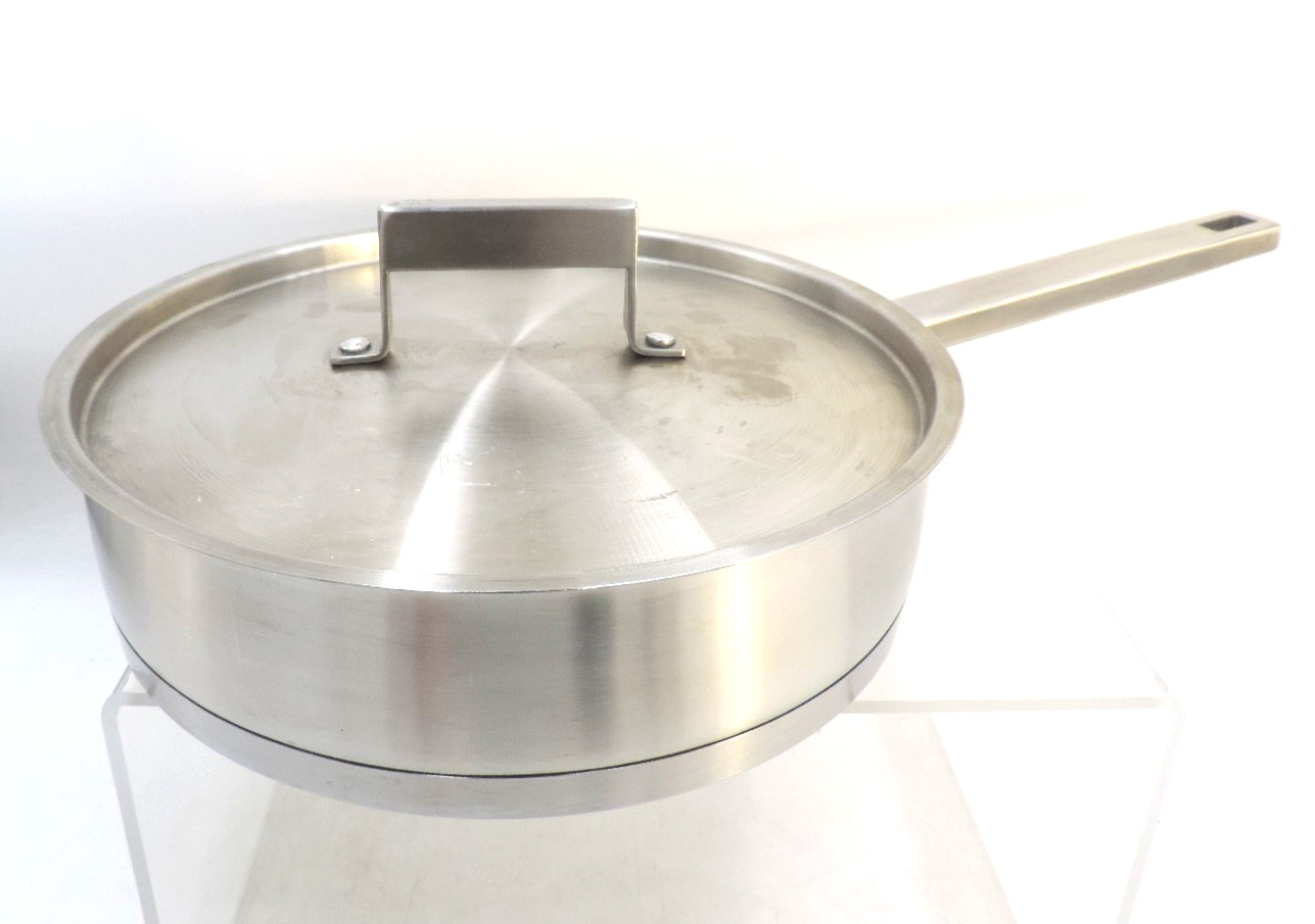 AAVA 18/8 Lidded Pan (10 1/2 x 2 3/4 in)